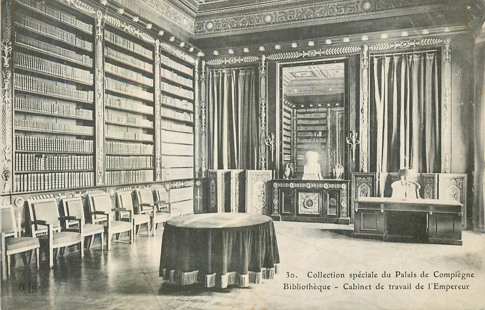CPA Collection Speciale du Palais de Compiegne Bibliotheque
