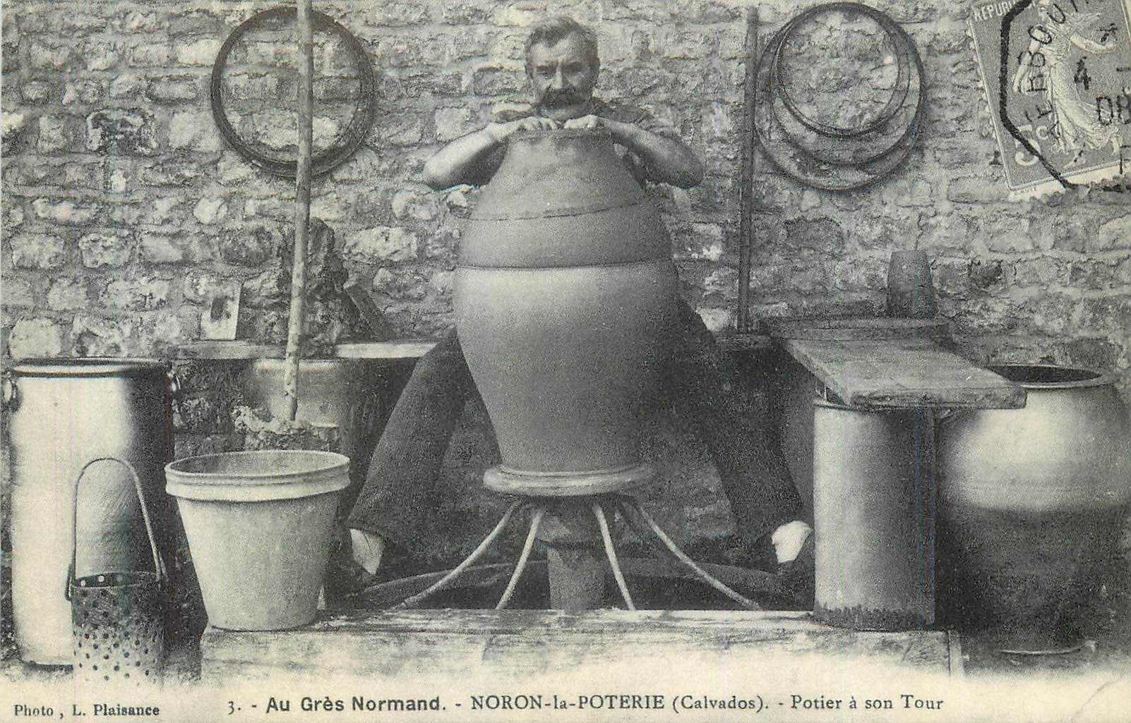 Noron-la-Poterie — Potier à son tour — Photo L. Plaisance