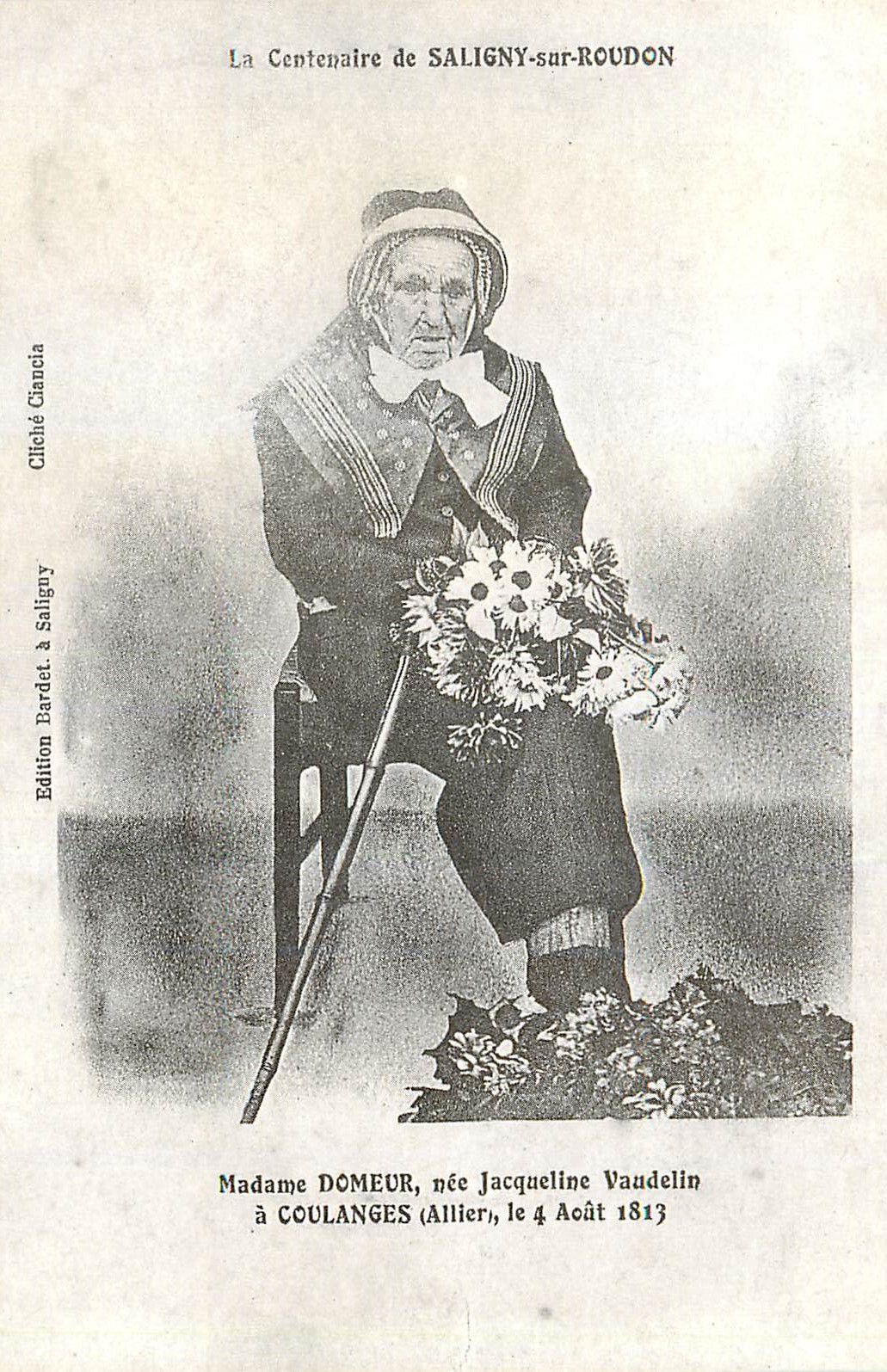 CPA la Centenaire de Saligny sur Roudon Madame Domeur