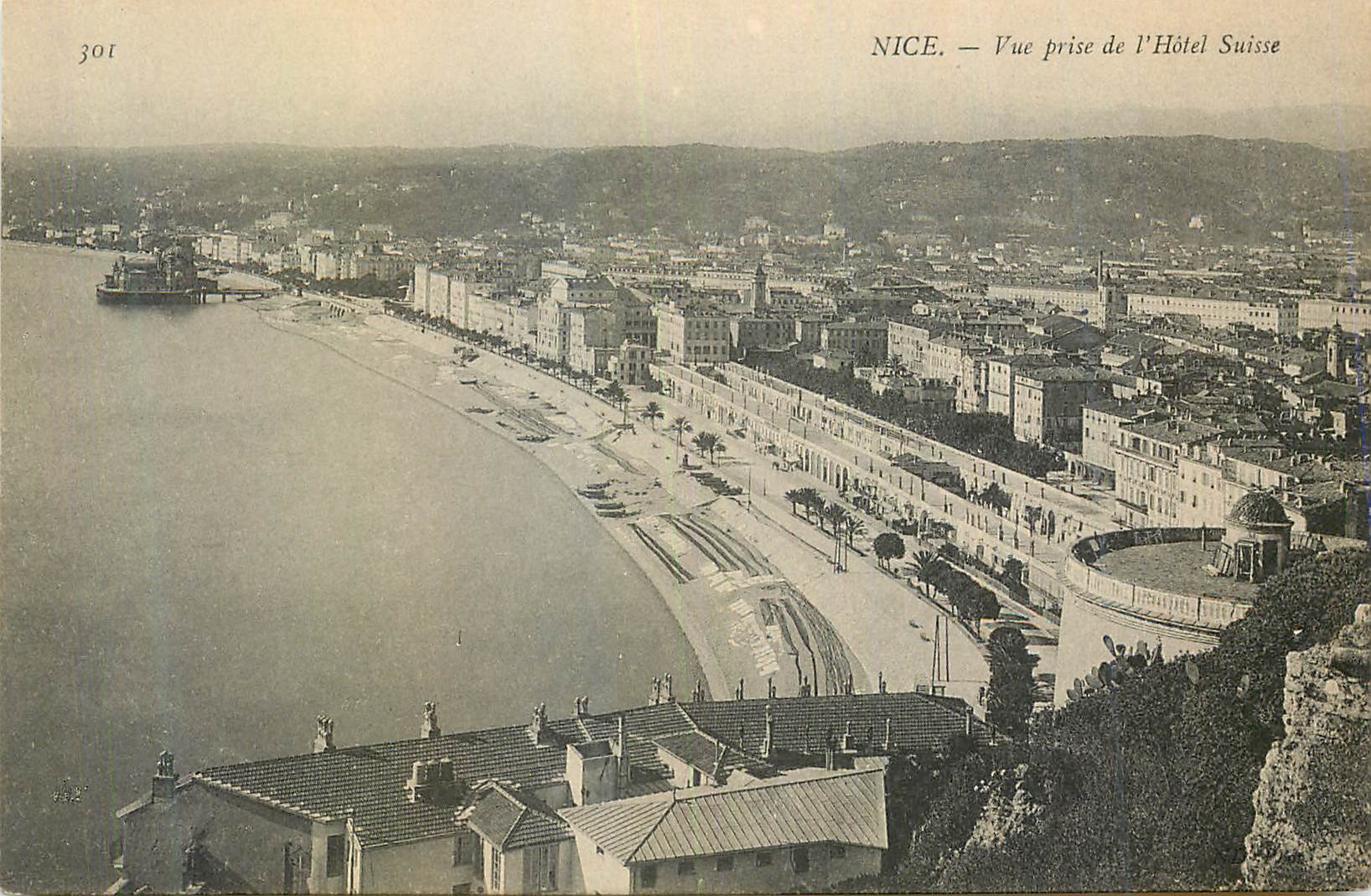 CPM Nice Vue prise de L'Hotel Suisse