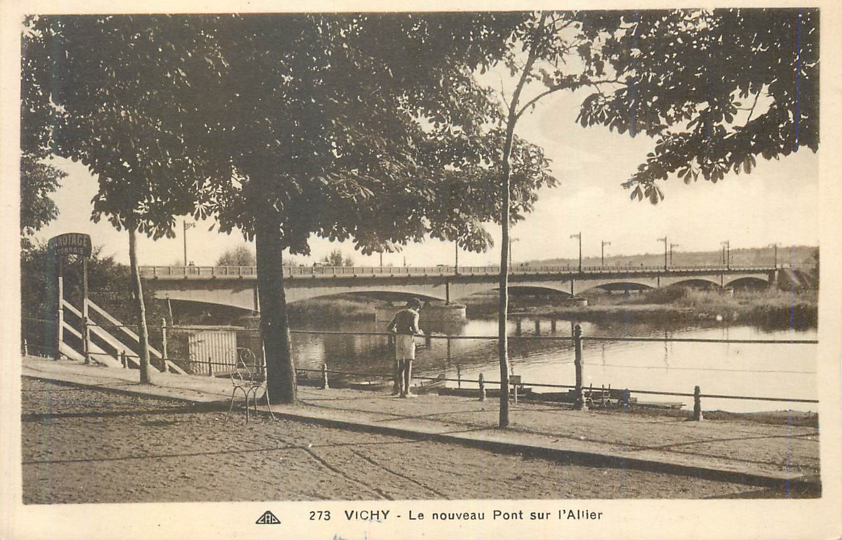 CPA Vichy Le Nouveau Pont sur l'Allier