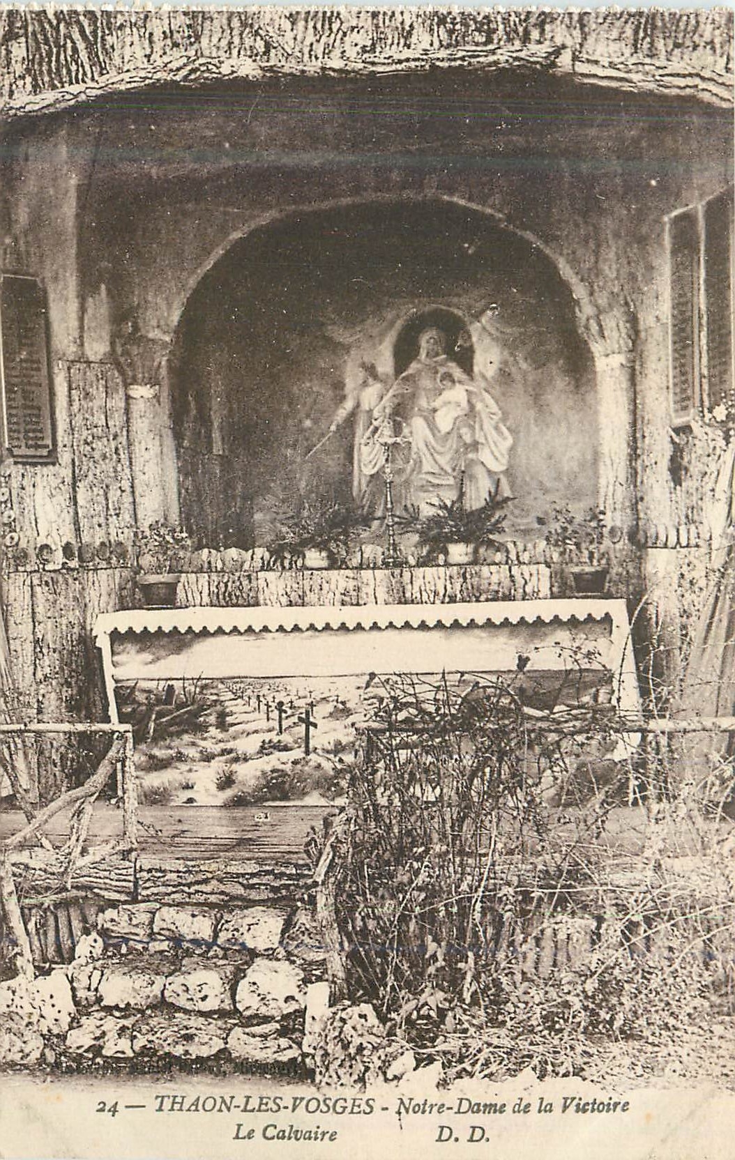 CPA Thaon les Vosges Notre Dame de la Victoire Le Calvaire