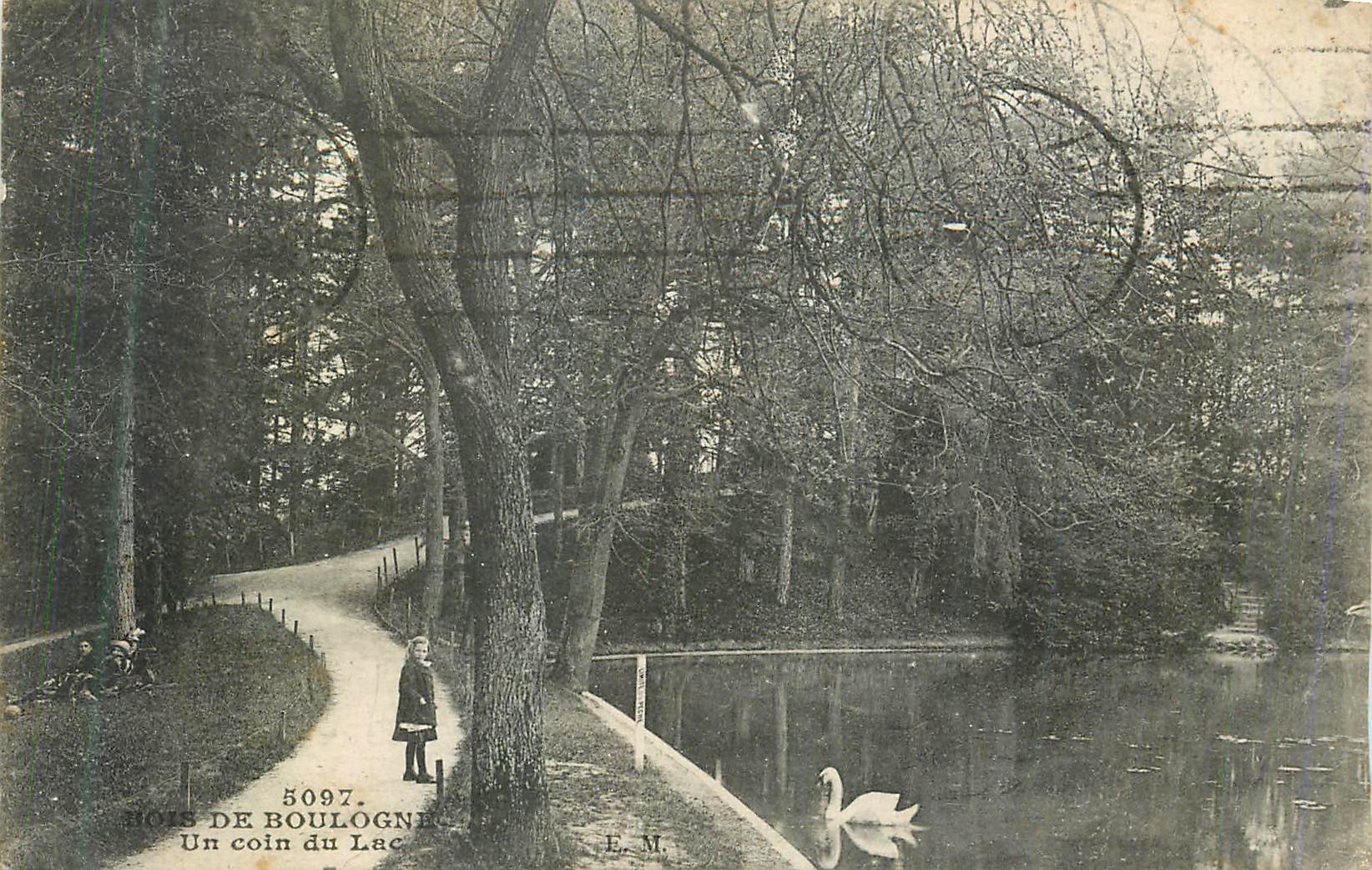 CPA Bois de Boulogne Un Coin du Lac