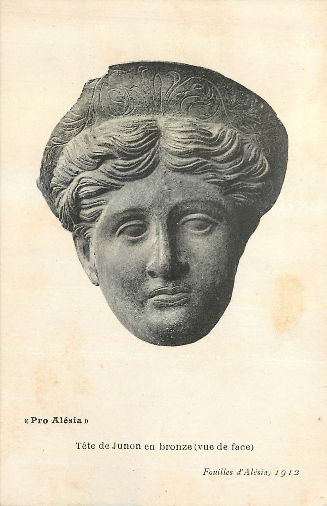 CPA Pro Alesia Tete de Junon en Bronze (Vue de Face)