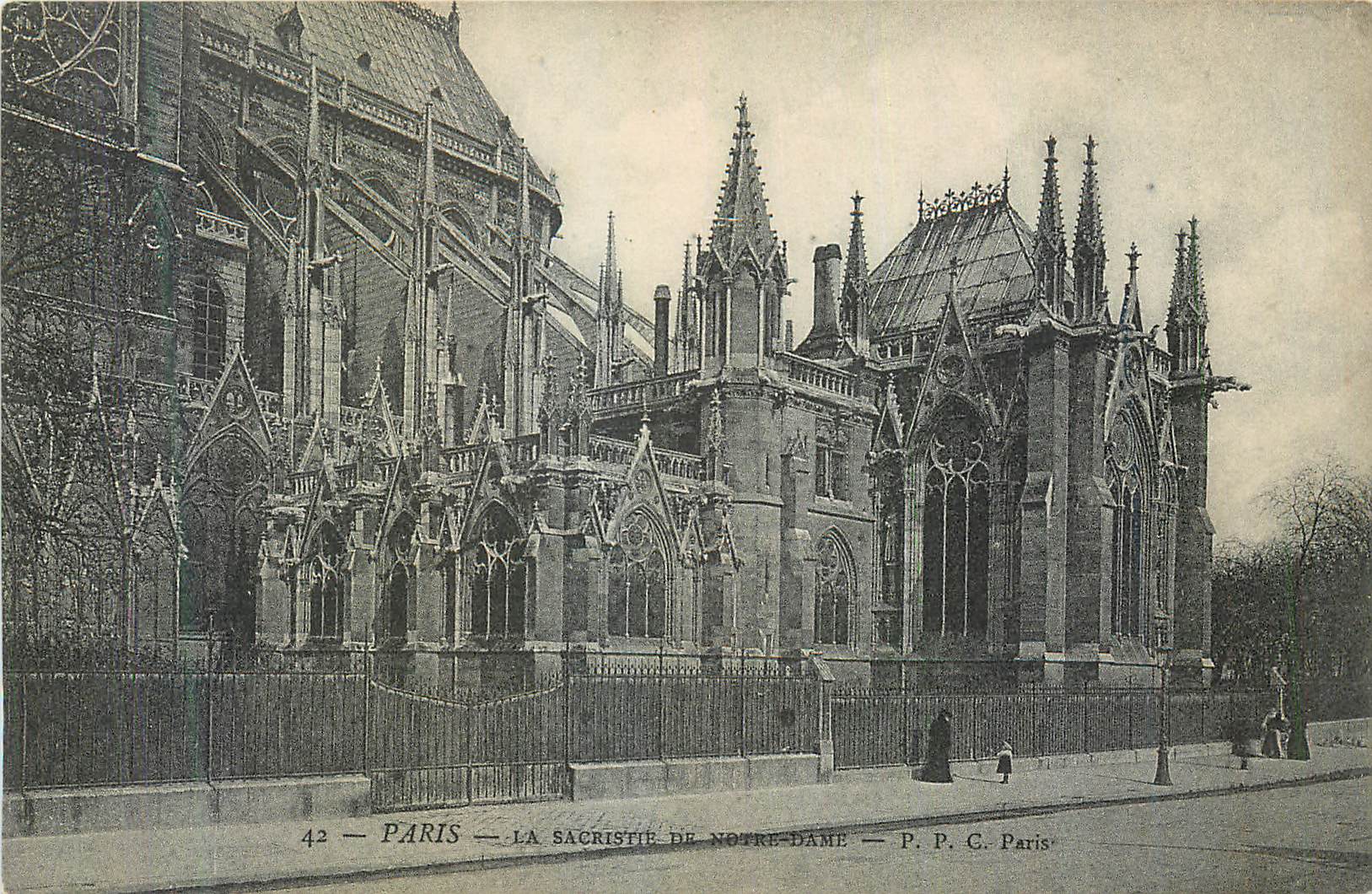 CPA Paris la Sacristie de Notre Dame