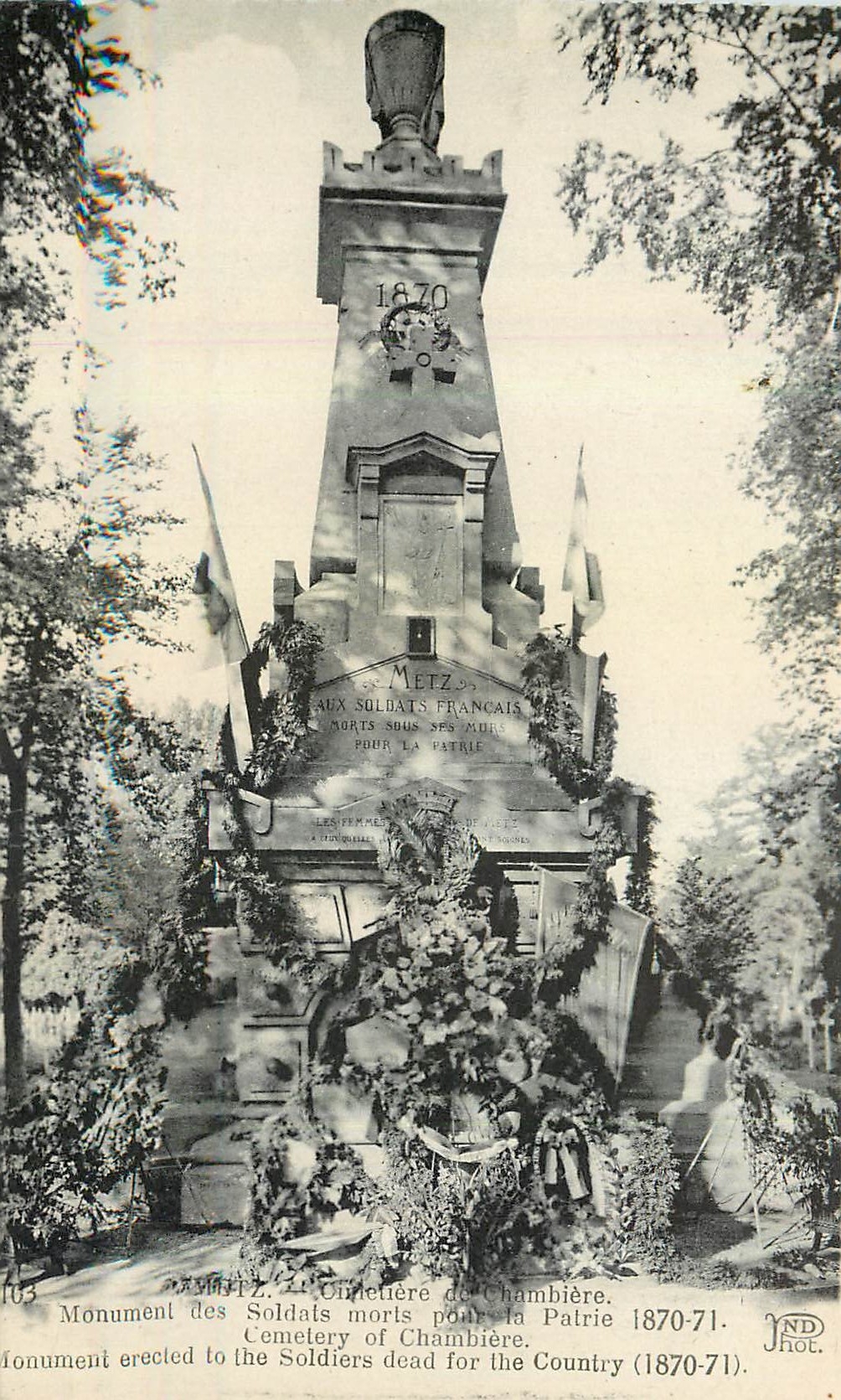 CPA Metz Cimetiere de Chambiere Monument des Soldats Morts pour la Patrie 1870 71 Militaria