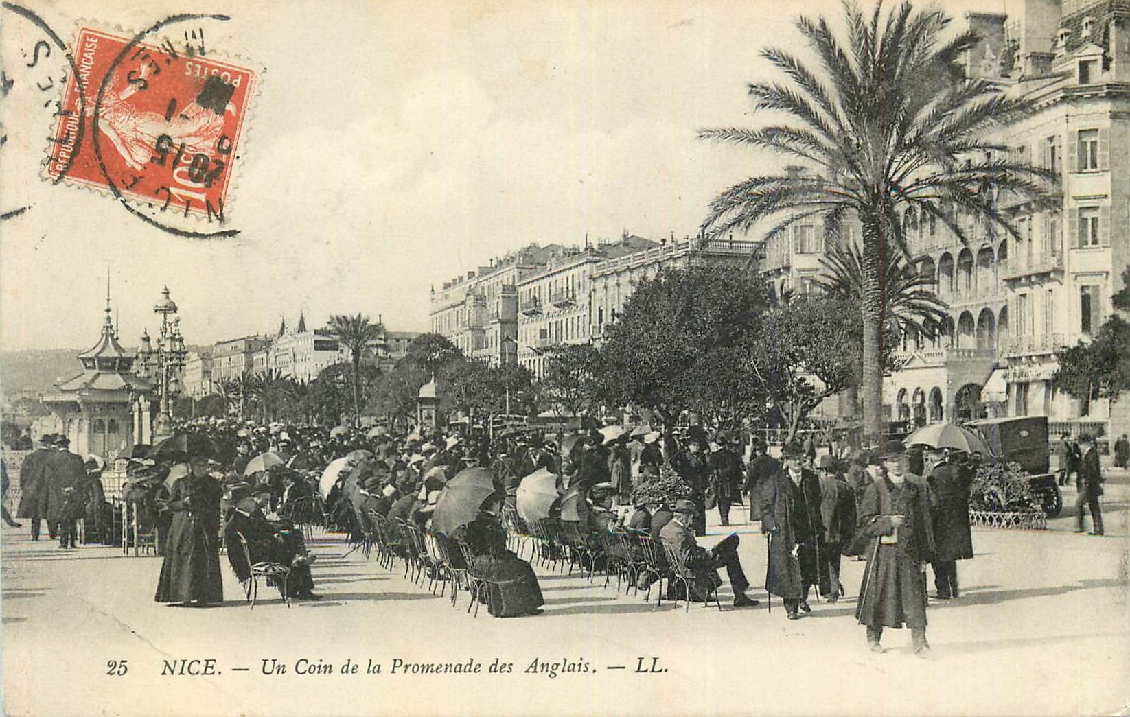 CPA Nice Un Coin de la Promenade des Anglais
