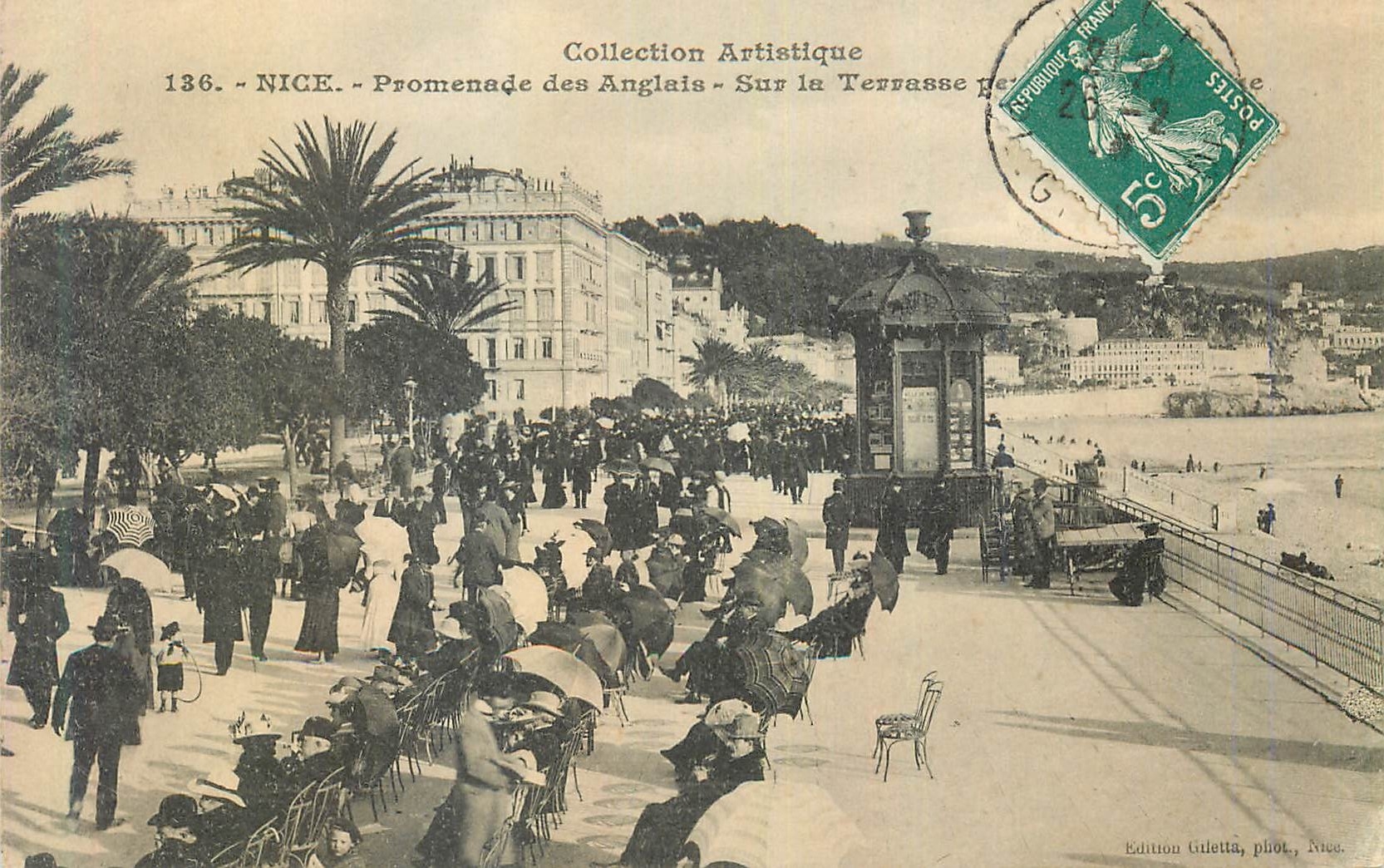 CPA Nice La Promenade des Anglais sur la Terrasse pendant la Musique