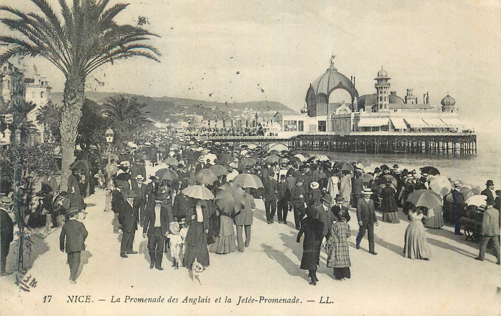 CPA Nice La Promenade des Anglais et la Jetee Promenade