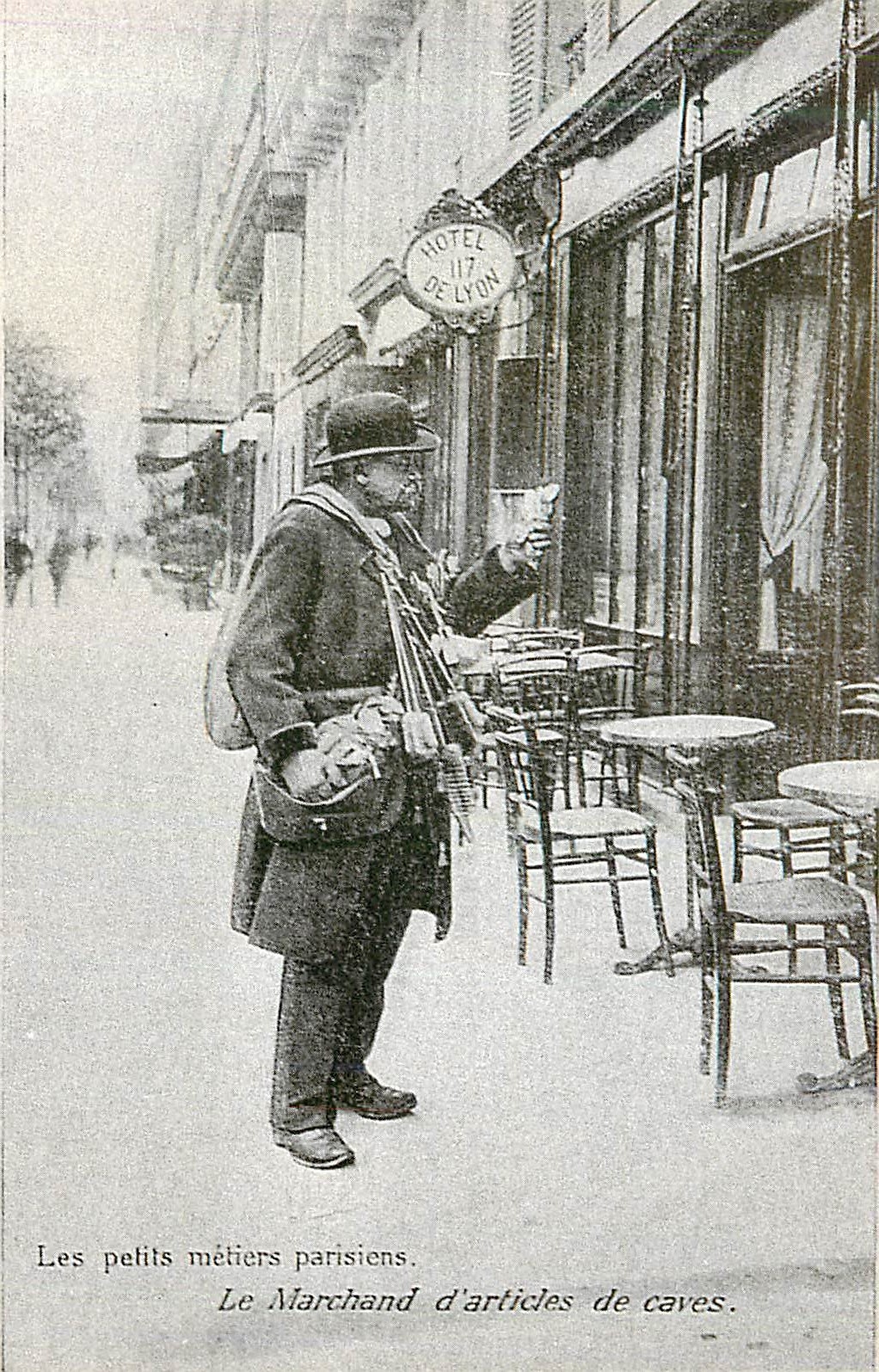 REPRO Les Petits Metiers Parisiens Le Marchand d'Articles de Caves