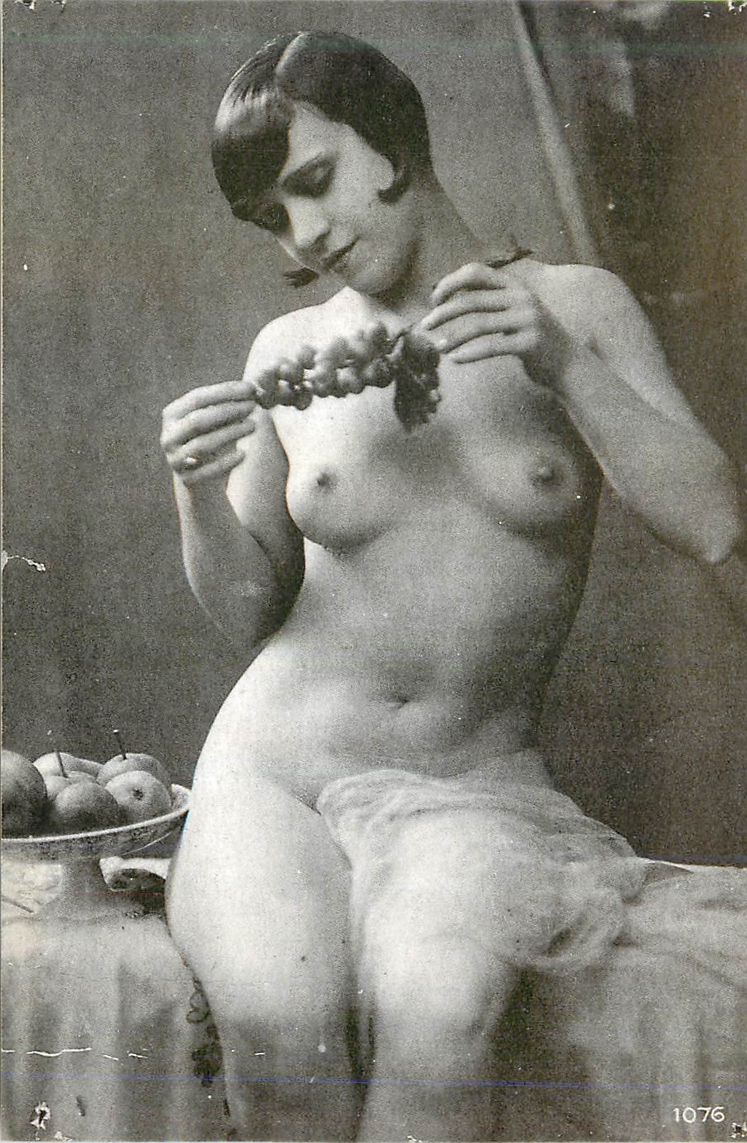 Nue avec des raisins — éditeur Edito-Service S.A. Genève, n° 1076