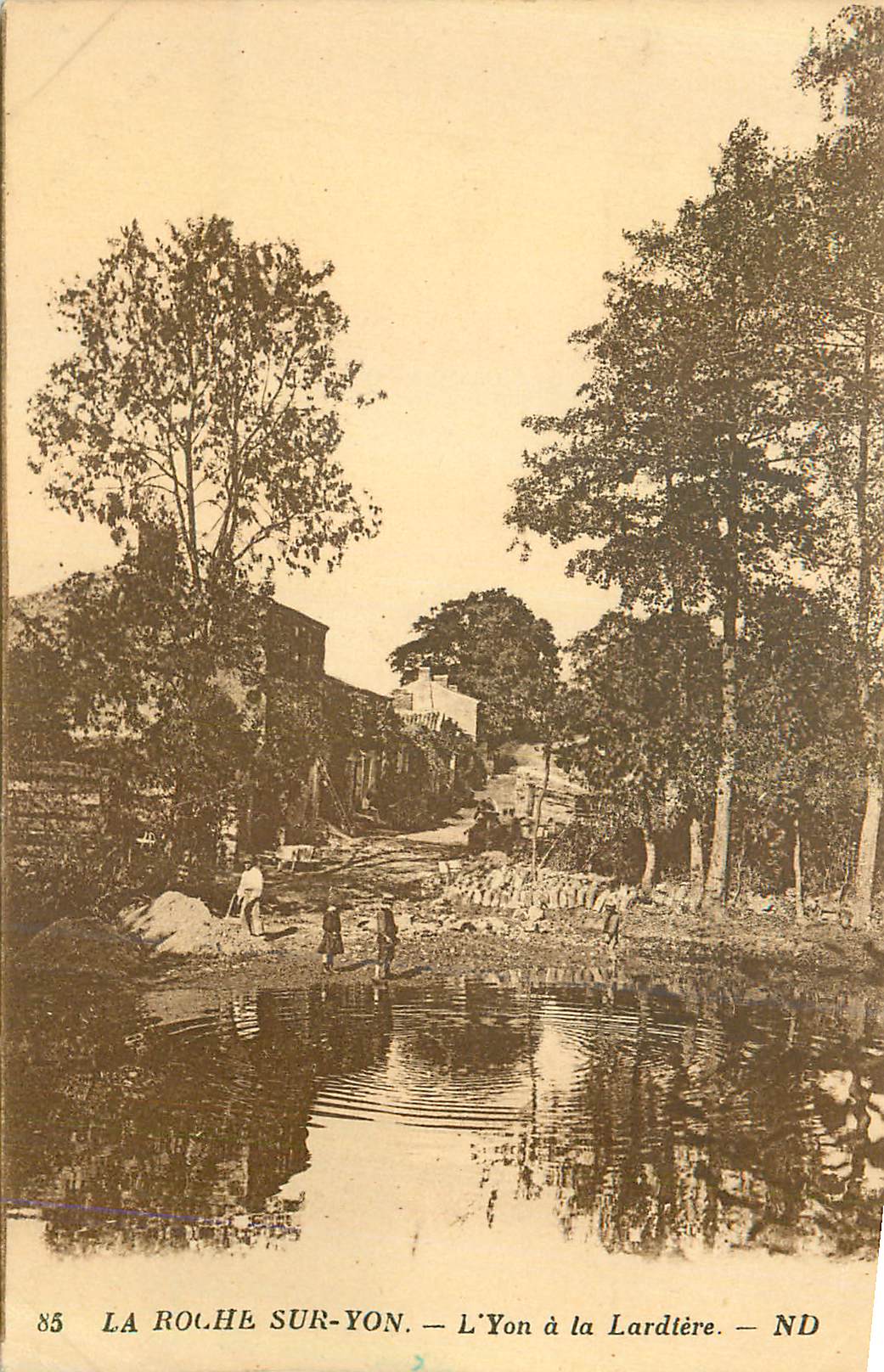 CPA La Roche sur Yon L'Yon a la Lardiere