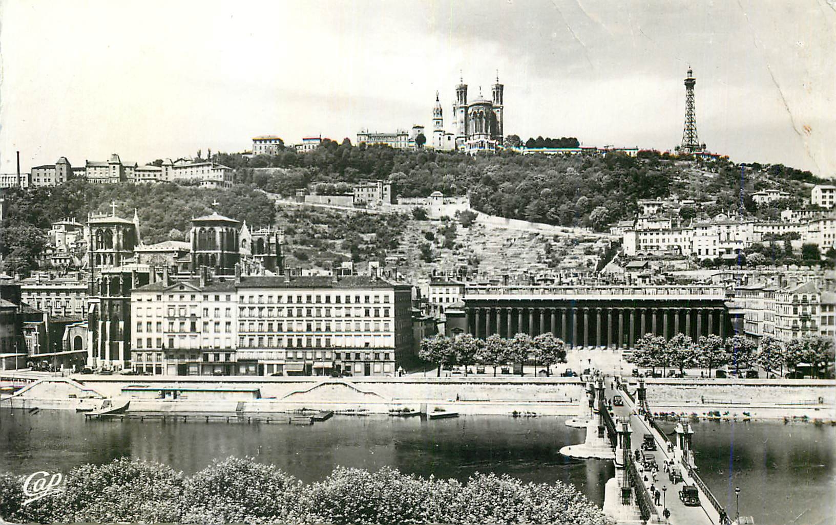 CPM Lyon Le Palais de Justice et Colline de Fourviere