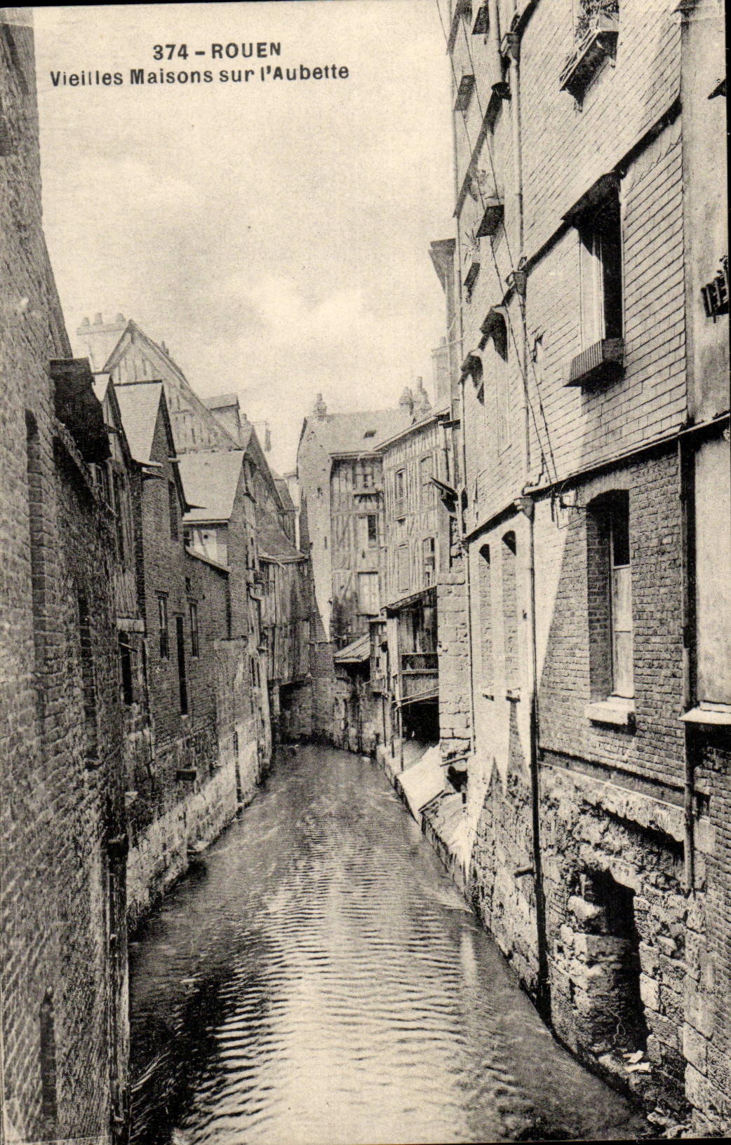 Rouen - Vielle maison - Sur l'aubette - CPA 
