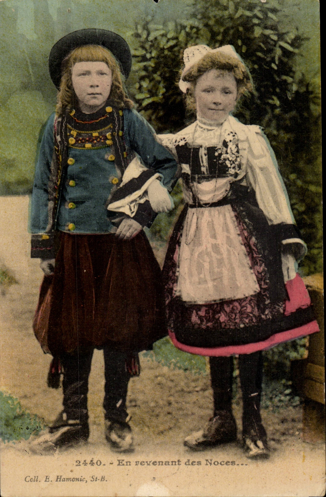 Folklore - Costumes - fantaisie - Enfants - En revenant des Noces - CPA 