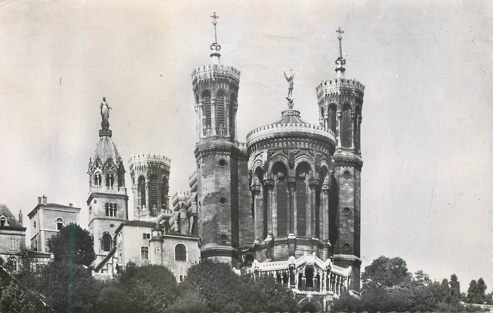 CPM Lyon Les Tours de Notre Dame de Fourviere