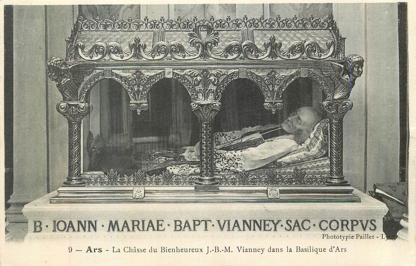 CPA Ars La Chasse du Bienheureux J B M Vianney dans la Basilique d'Ars
