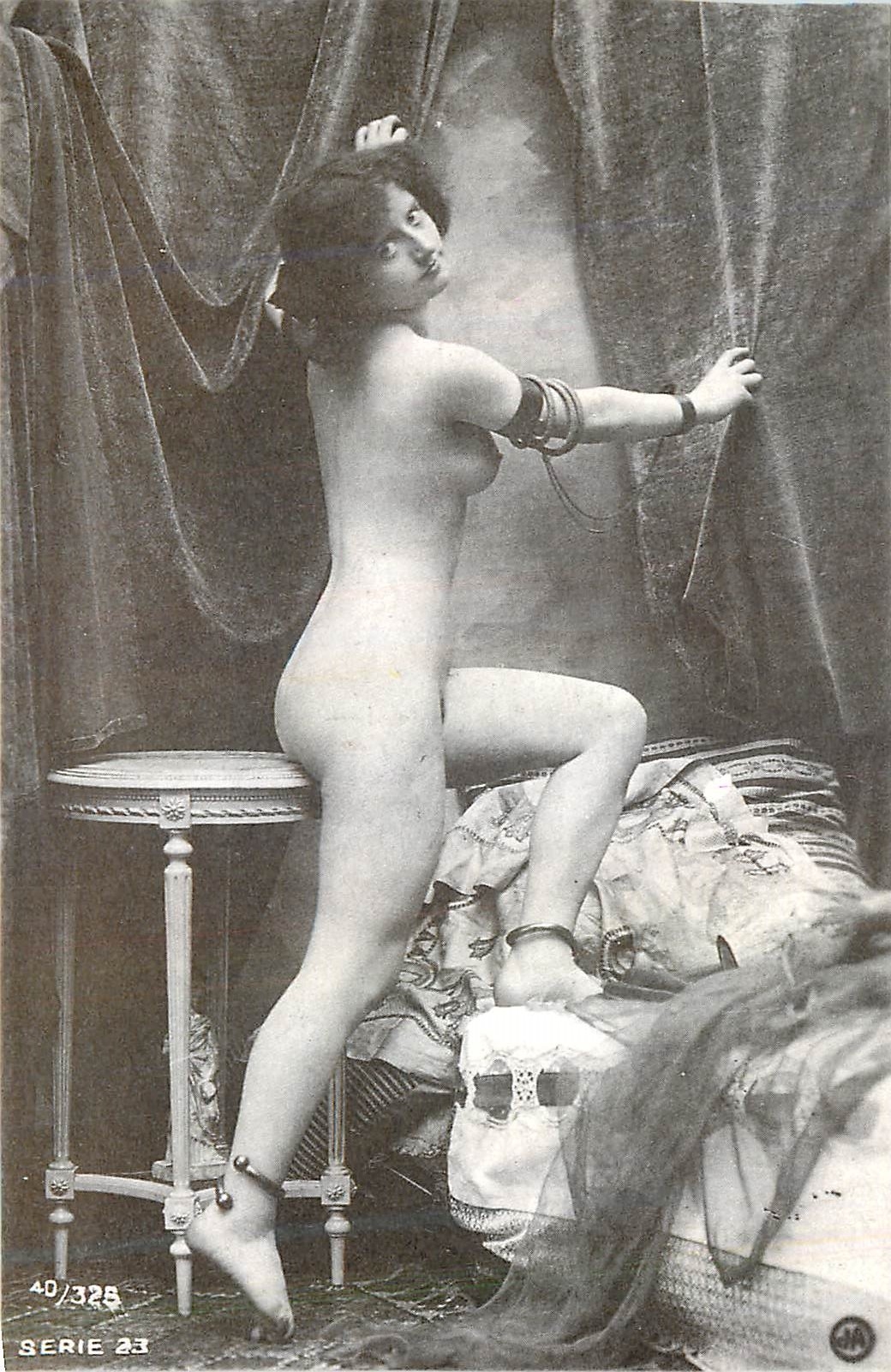 Nus — Pose fatale — Edito-Service S.A. Genève, série 33