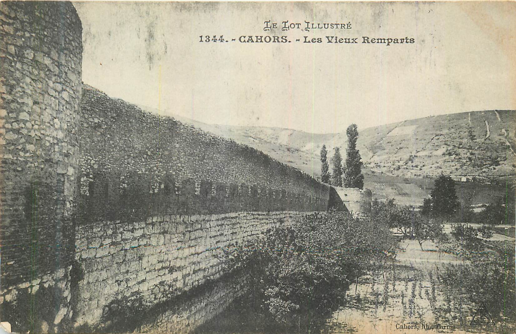 CPA Cahors Le Lot Illustre Les Vieux Remparts