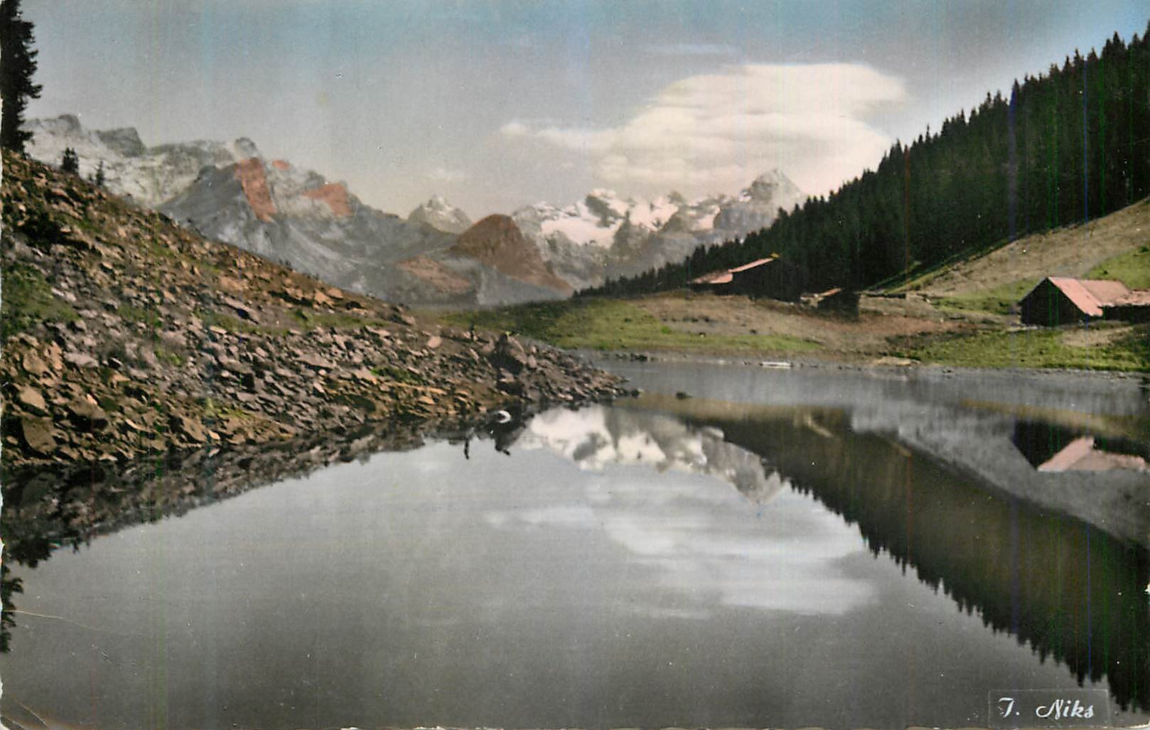 CPM Samoens Sixt (Haute Savoie) Vue du Lac de Gers Au Fond le Tenneverge (2982 m)