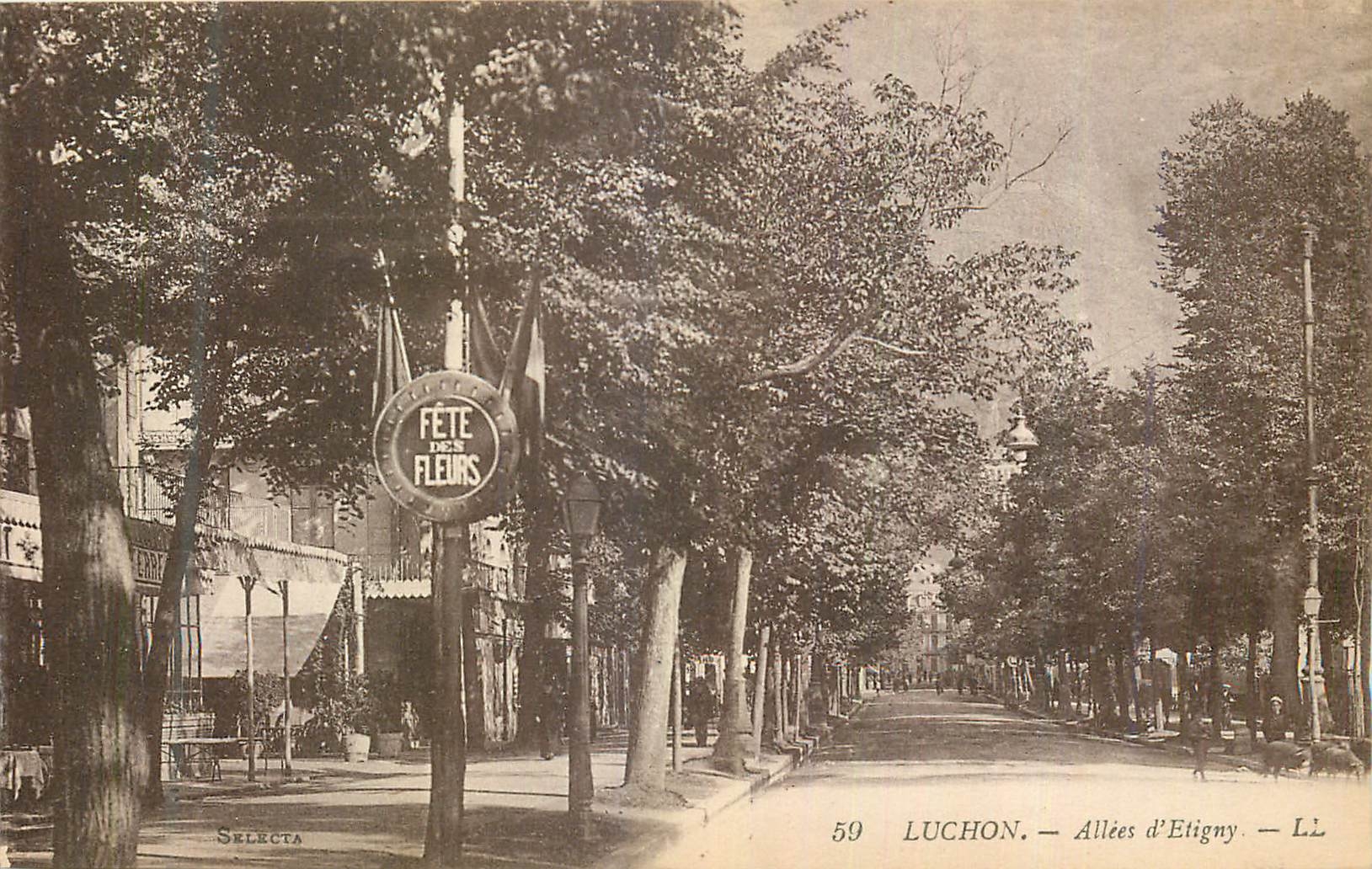 CPA Luchon Allees d'Etigny Fete des Fleurs