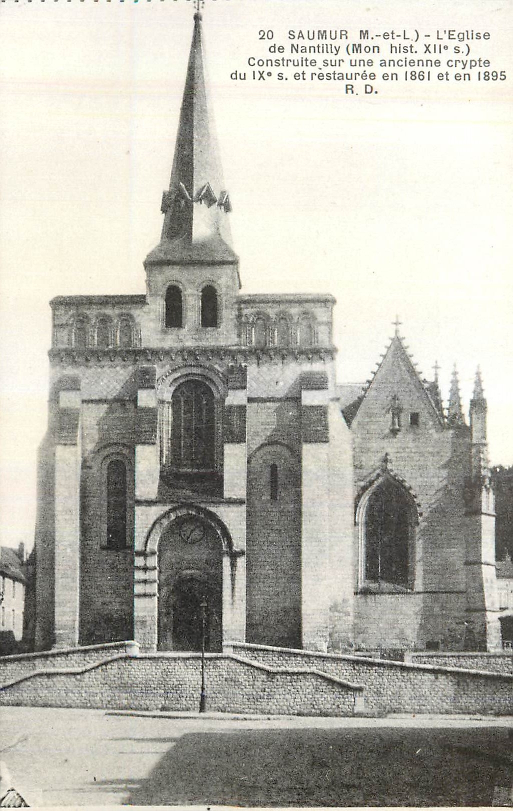 CPA Saumur (M et L) L'Eglise de Nantilly (Mon Hist XIIe S)