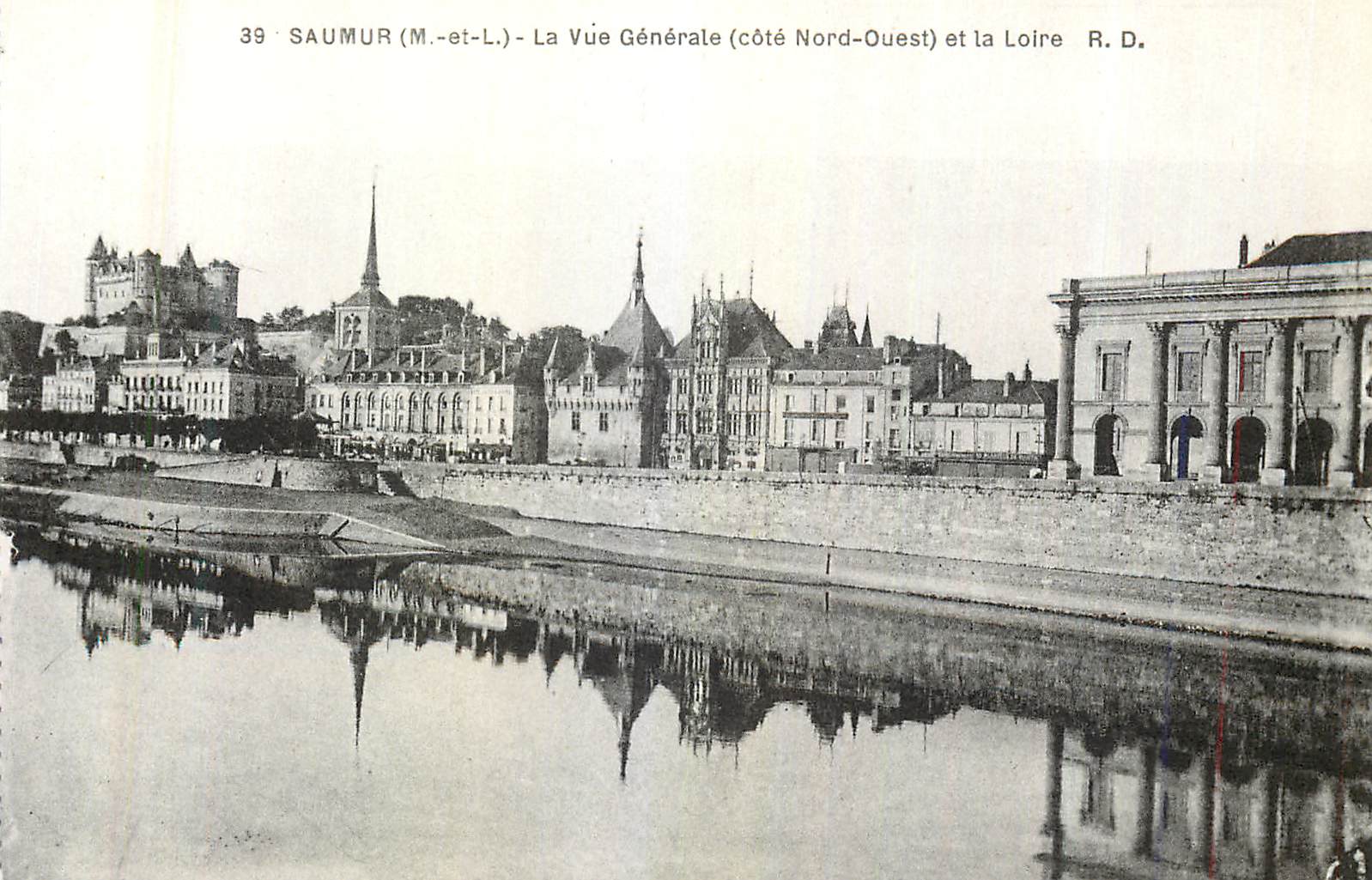 CPA Saumur (M et L) La Vue Generale (Cote Nord Ouest) et la Loire