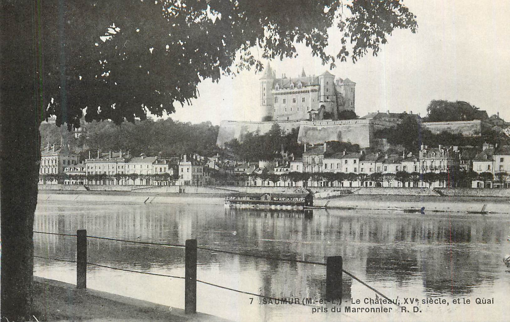 CPA Saumur (M et L) Le Chateau XVe Siecle et le Quai pris du Marronnier