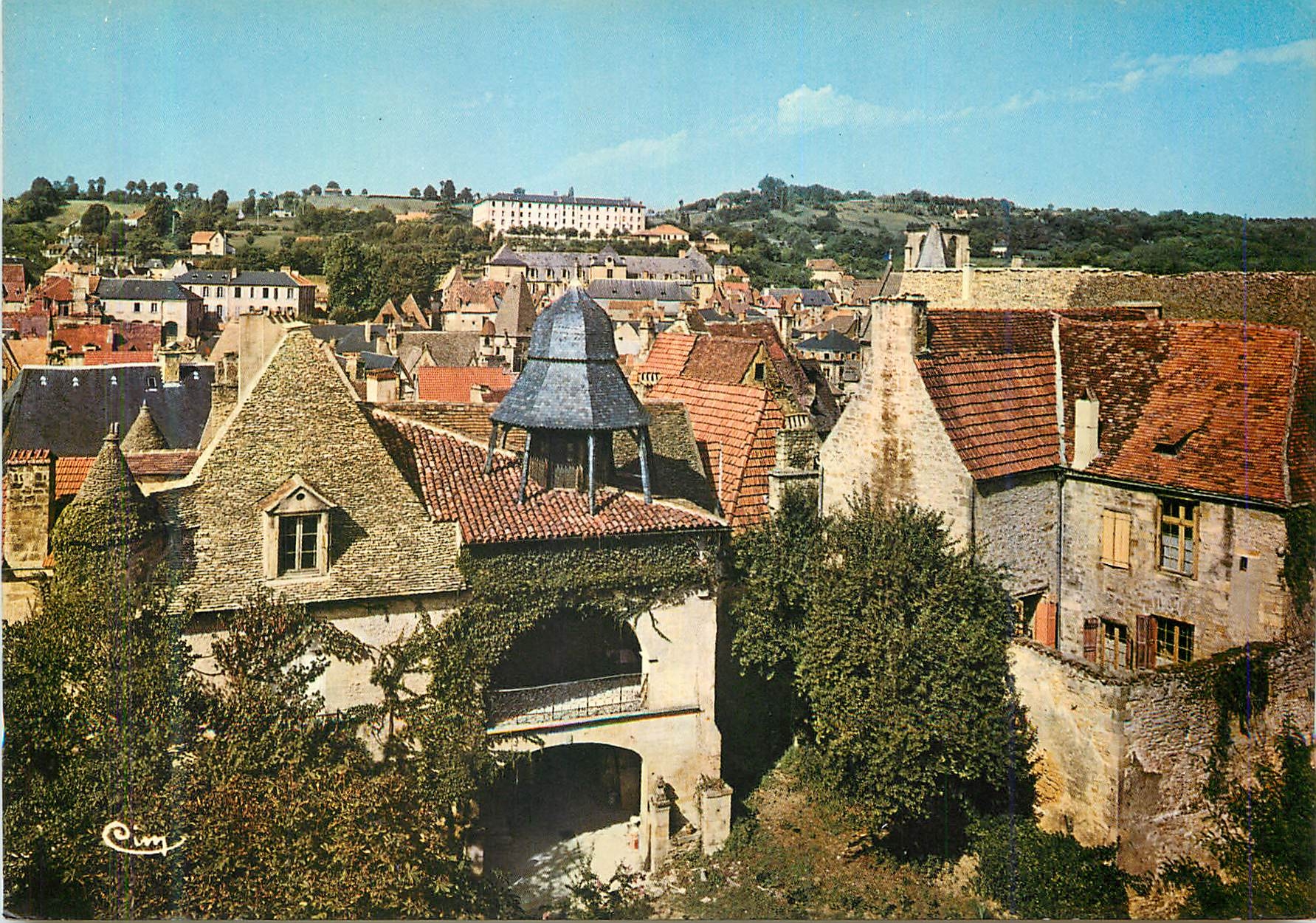 CPM Sarlat (Dordogne) le Presidial et les Vieux Toits de Sarlat 