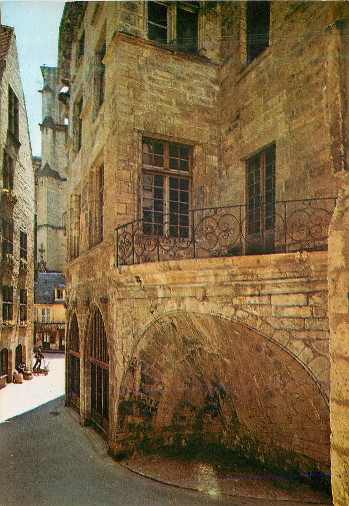 Sarlat (24 Dordogne) — Rue des Consuls et l'Hôtel Plamon — Éditions RENE - 24 MARSAC-S/ - I-ISLE