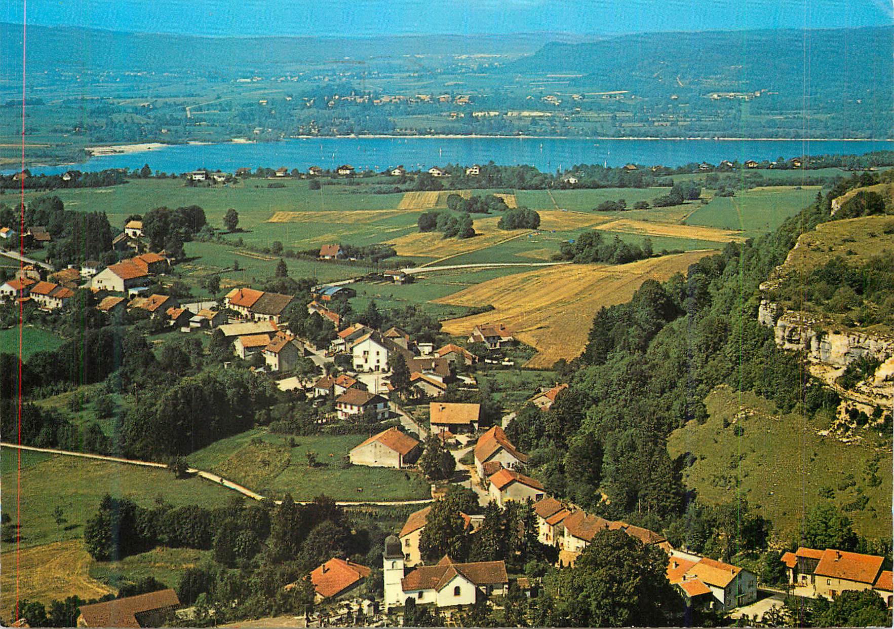 CPA Doucier (Jura) Vue Generale et le Lac Chalain