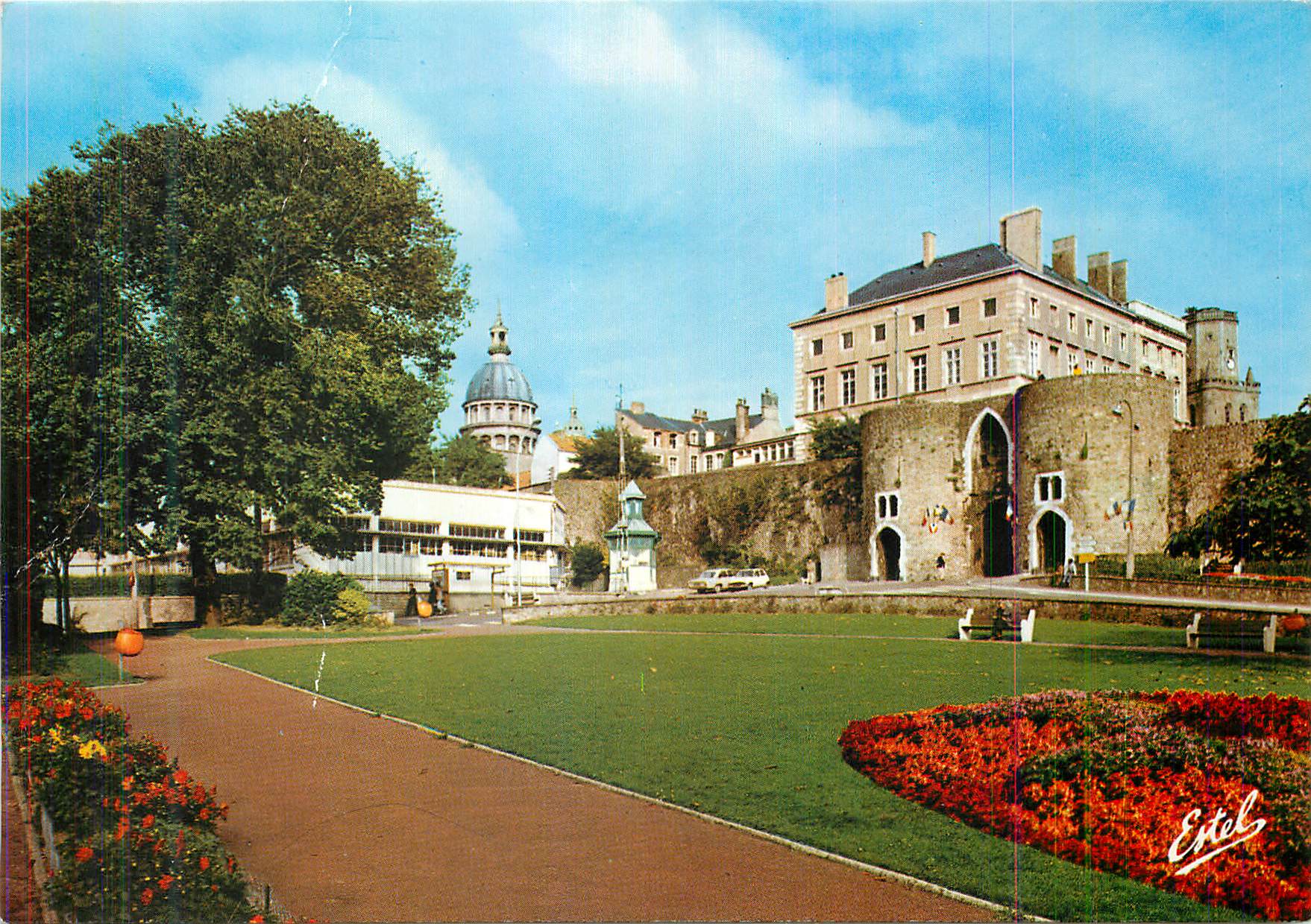Boulogne-sur-Mer — La porte des Dunes et le dôme de la basilique — Éditions Estel