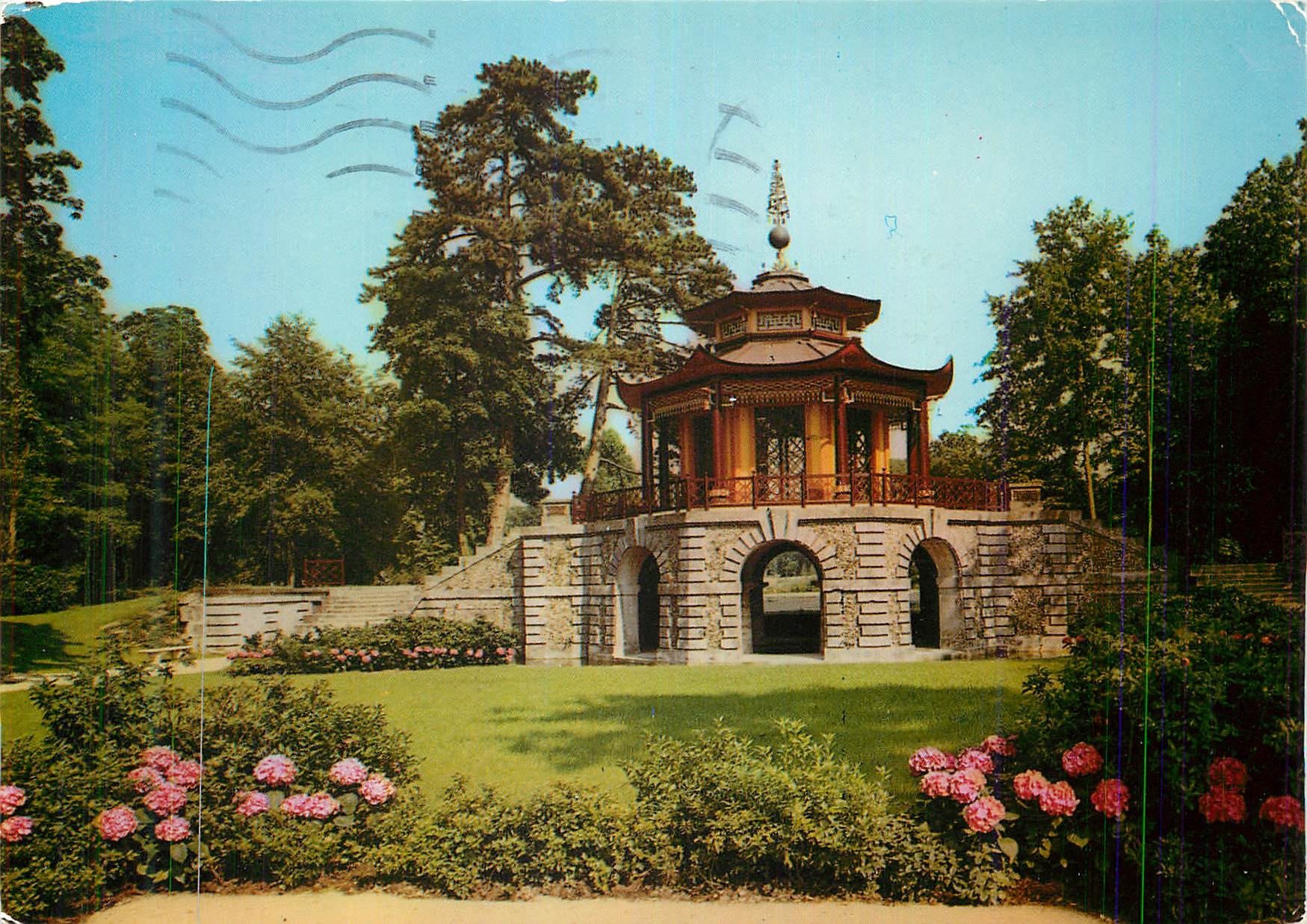 CPM l'Isle Adam dans le Parc de Cassan le Pavillon Chinois