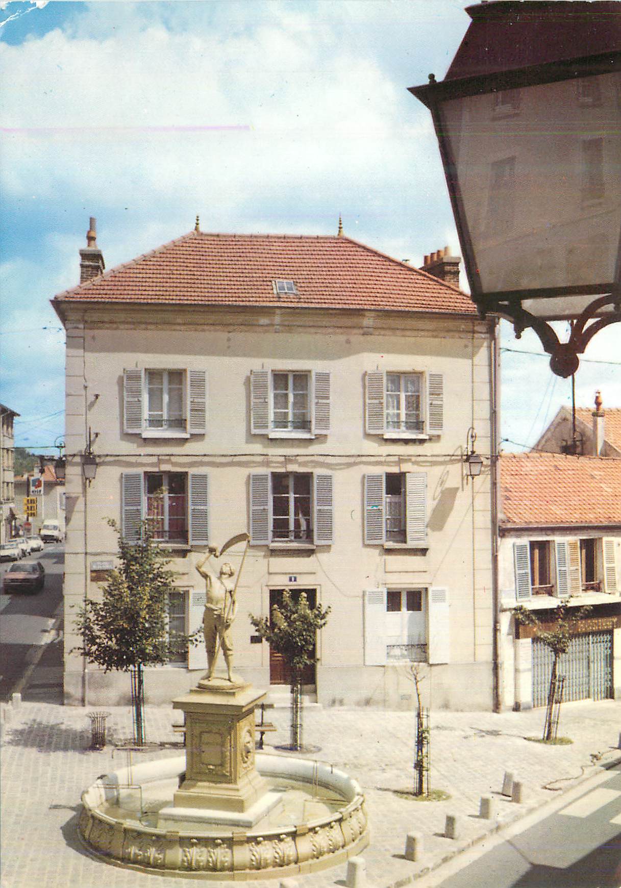 CPM St Leu la Foret (Val d'Oise) Place de la Forge