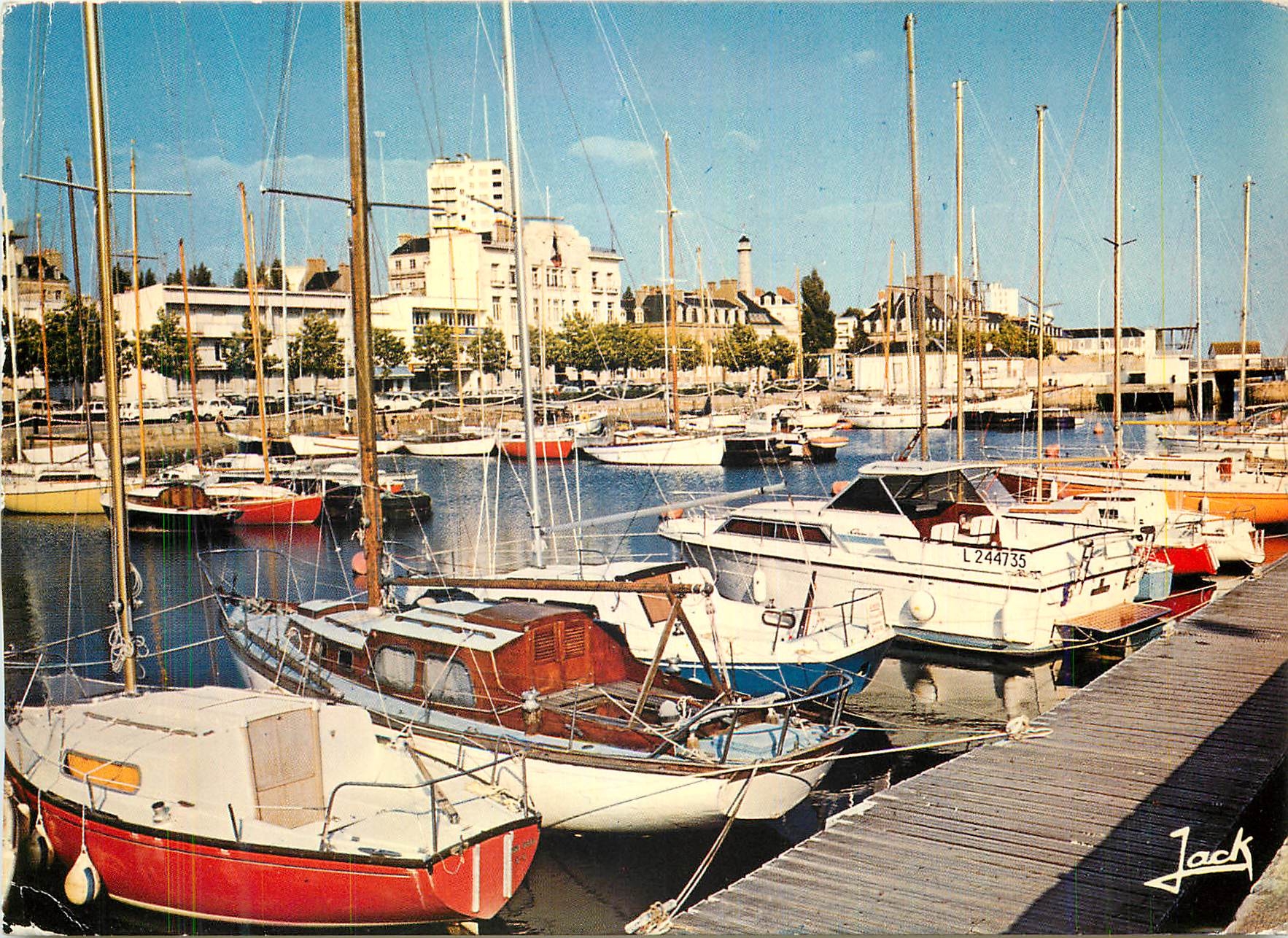 CPM Lorient Couleurs de Bretagne Le Port de Plaisance Bateaux