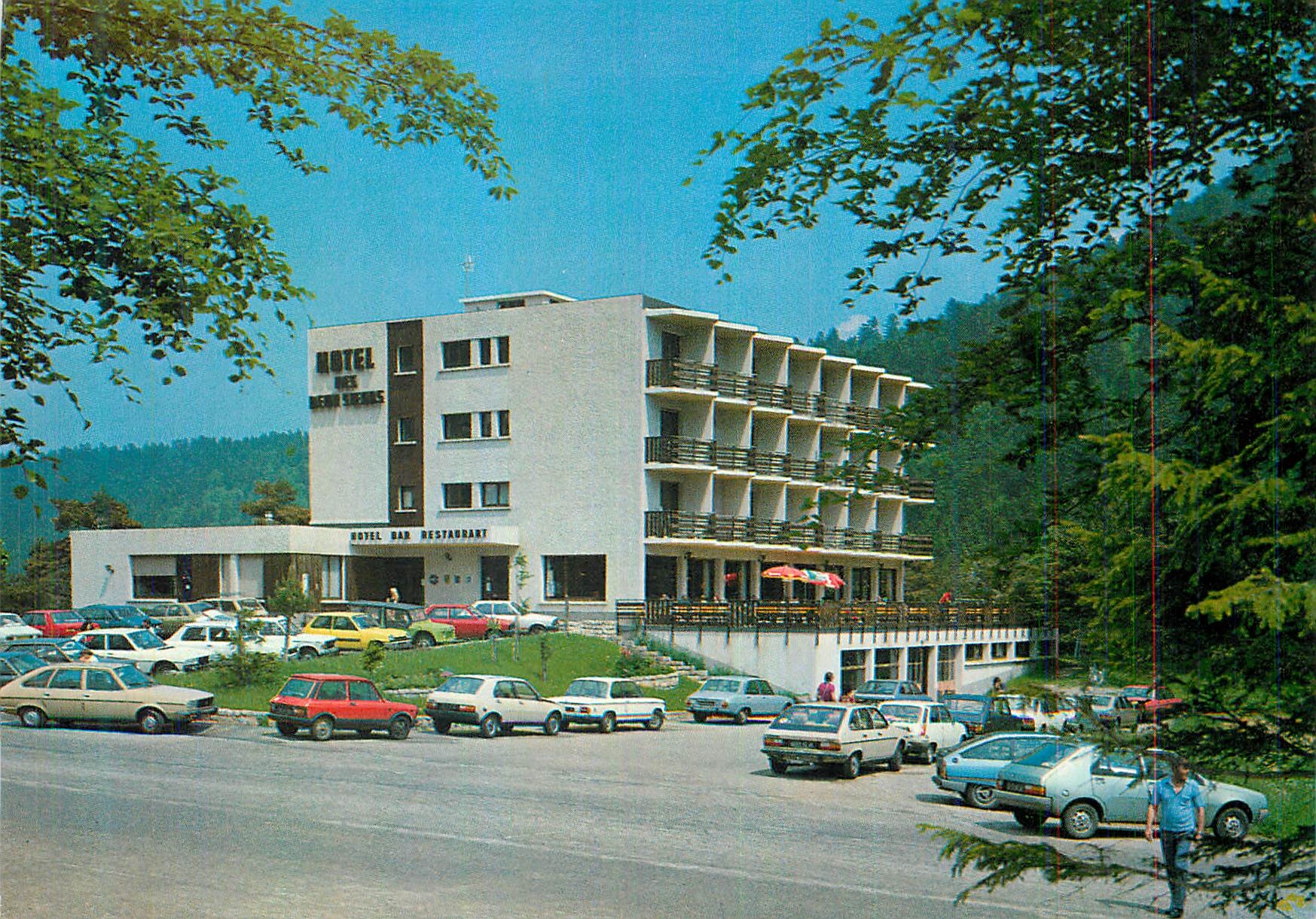 Hôtel des Deux Sœurs — Col de l'Arzelier (Alt. 1154 m), Château Bernard (38-Isère) — Éditions Interdite