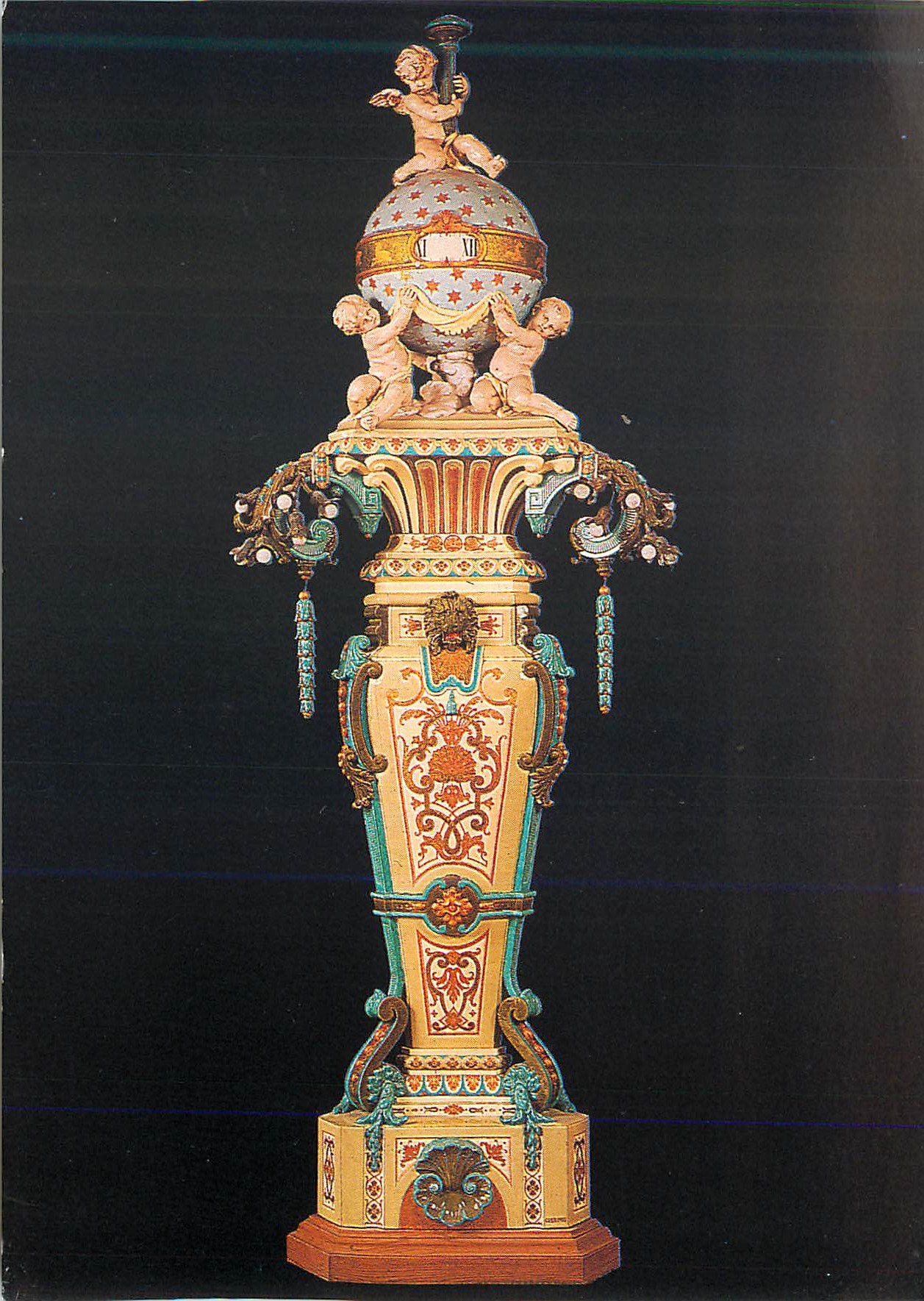CPM Gien Musee de la Faiencerie Exposition Universelle de Paris 1900 Horloge Candelabre Style Louis XVI