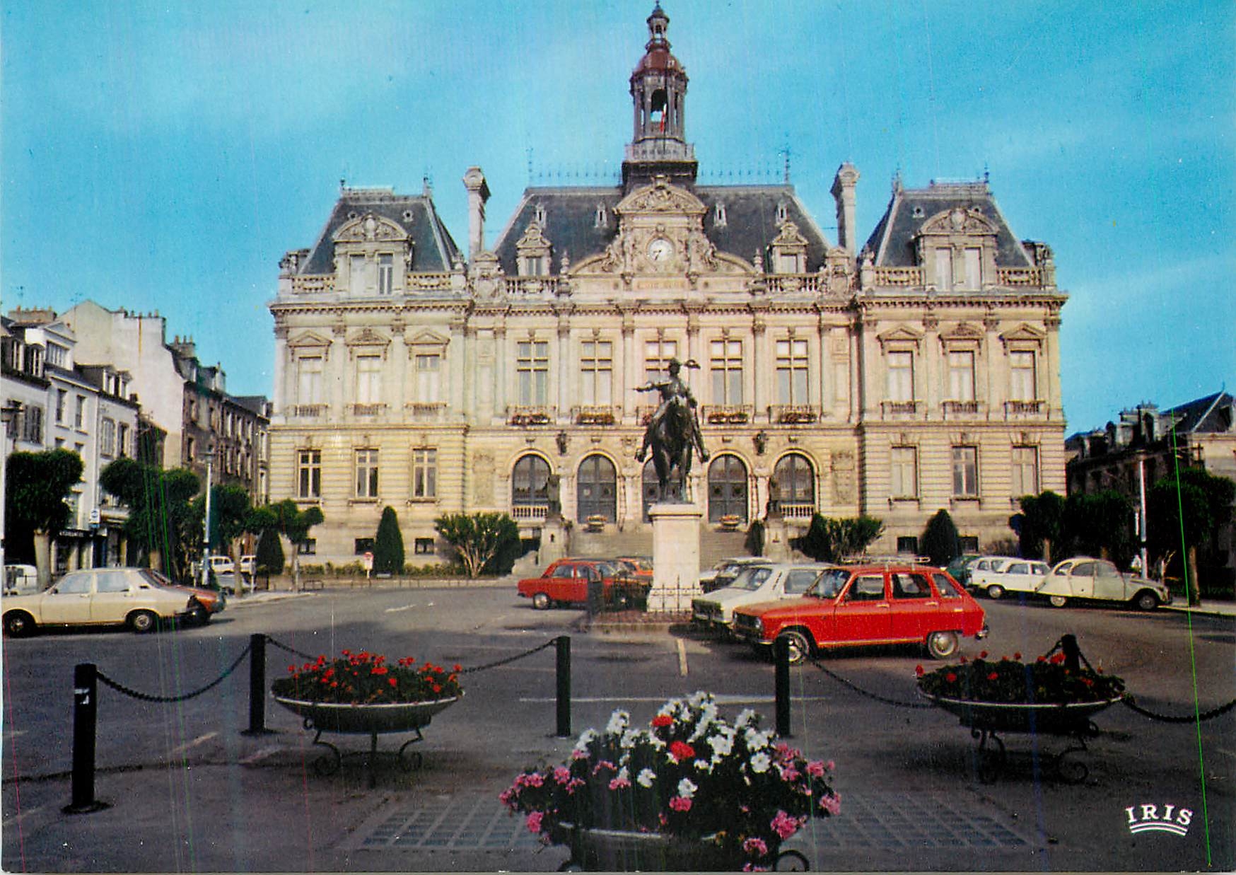 CPM Vannes La Bretagne en Couleurs L'Hotel de Ville