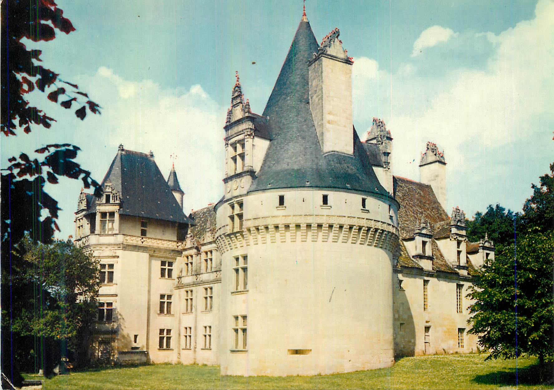Château de Puygilhem — Dordogne — Éditions du Gabier