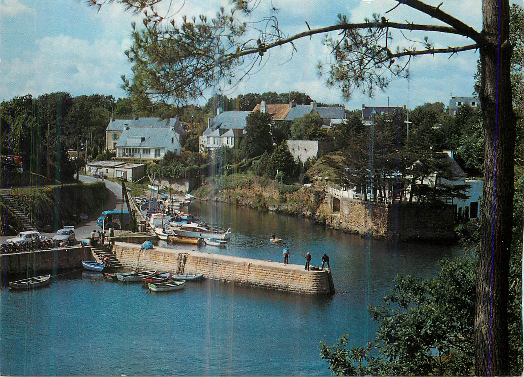 CPM La Bretagne Pittoresque a l'Abri de la Pointe de Beg Moc'h dans un Cadre Verdoyant