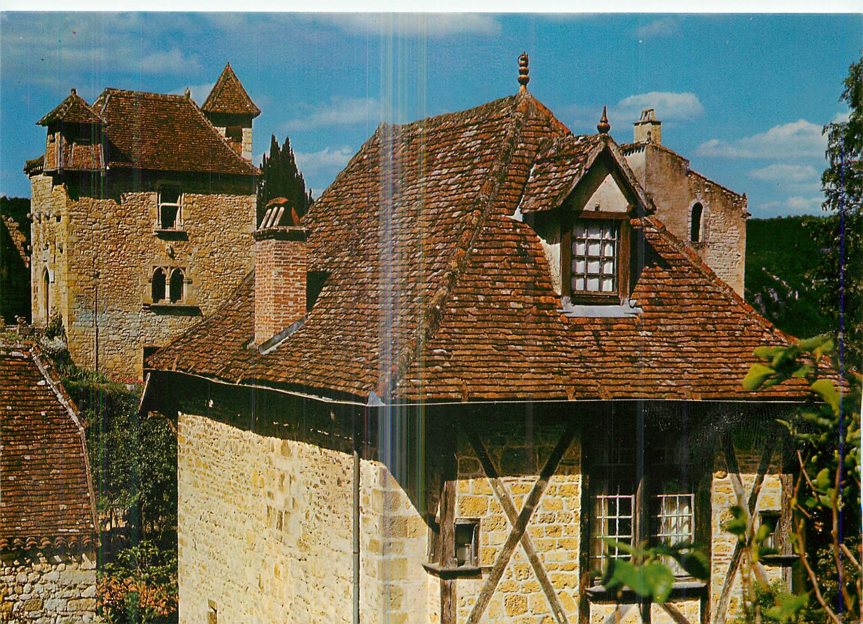 Saint-Cirq-Lapopie (Lot) — Les vieux toits du Quercy groupés autour du musée — Éditions Pierre Artaud & Cie