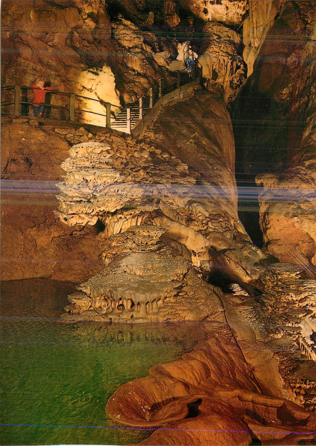 Gouffre de Padirac (Lot) — Lac supérieur de la salle du grand Dôme (vue partielle) — Éditions C. Taillefer