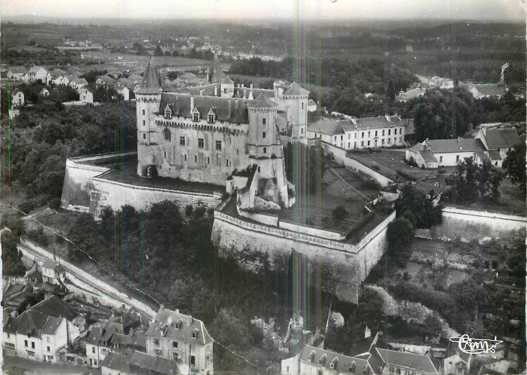 CPM Saumur (M et L) En Touraine Les Chateaux de la Loire Vue Aerienne du Chateau