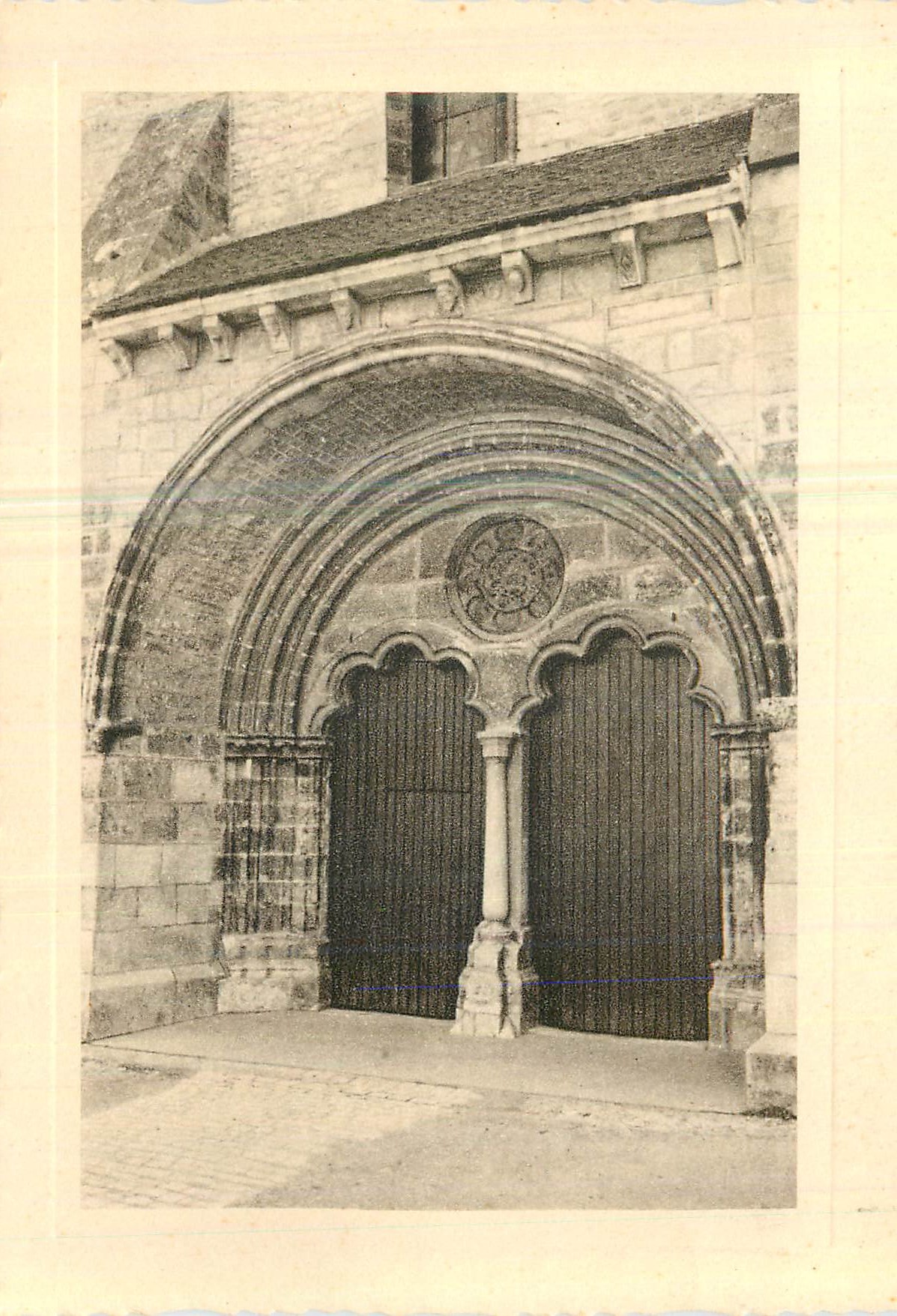 CPM Saint Amand Montrond (Cher) Eglise (XIIe Siecle) Le Portail