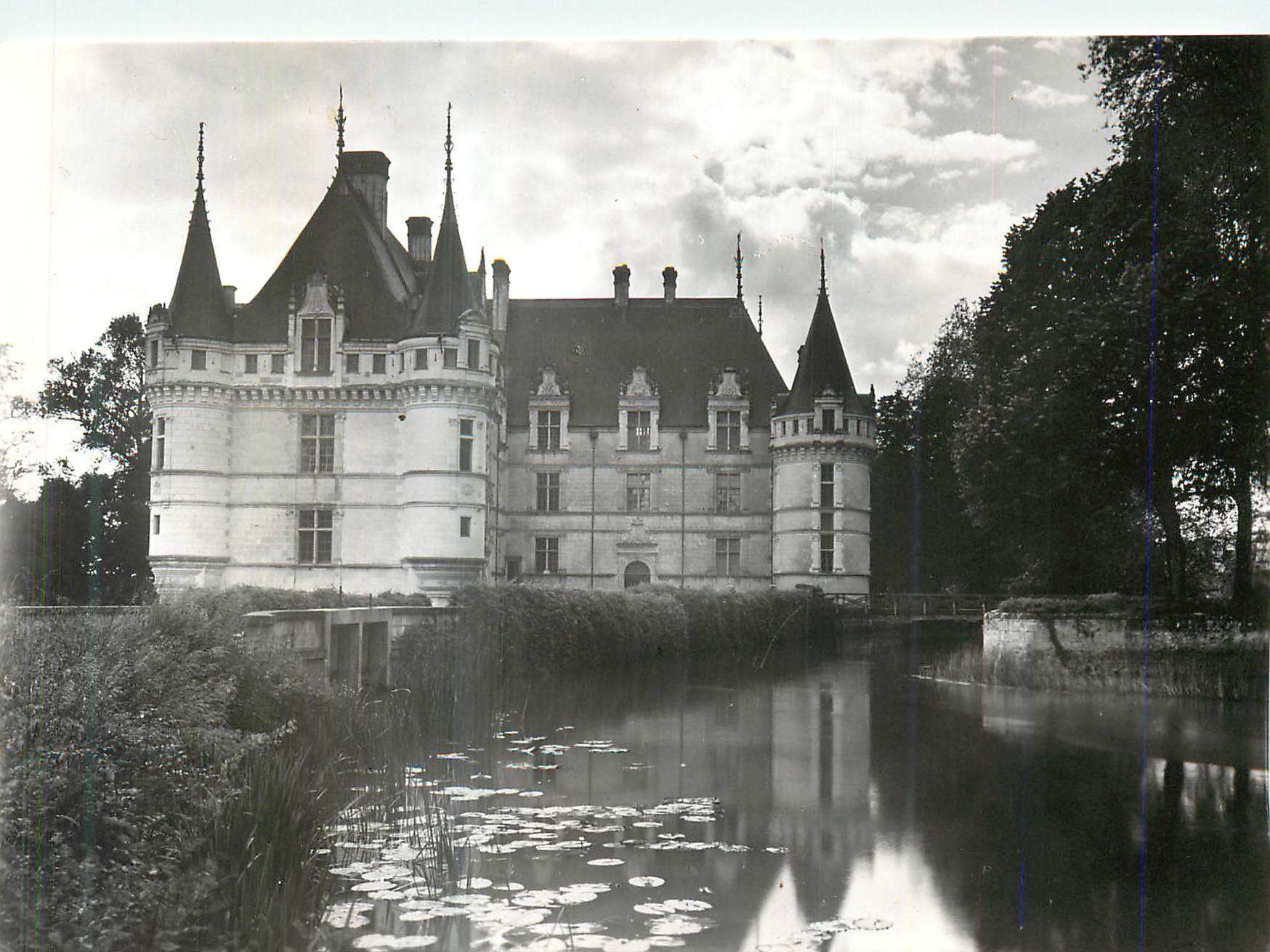 CPM Azay le Rideau (I et L) le Chateau (Debut XVIe s) Ensemble Vu de d'Est