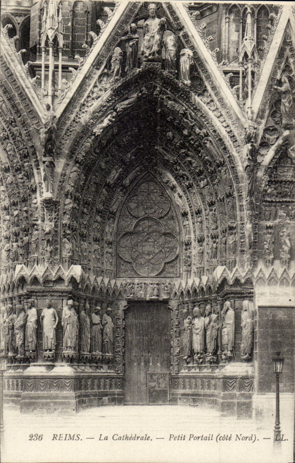 Reims - La Cathedrale Petit Portail CPA 
