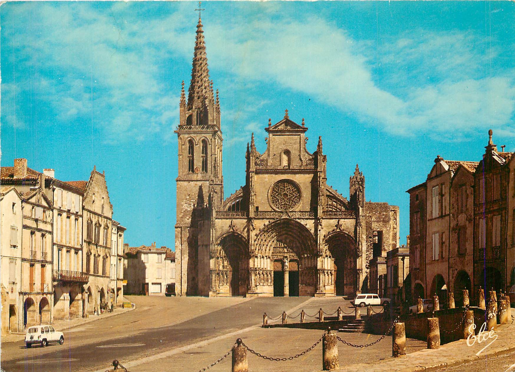 CPM Bazas La facade de la Cathedrale du XIII et XIV siecles le Clocher du XIVe sielce Les 