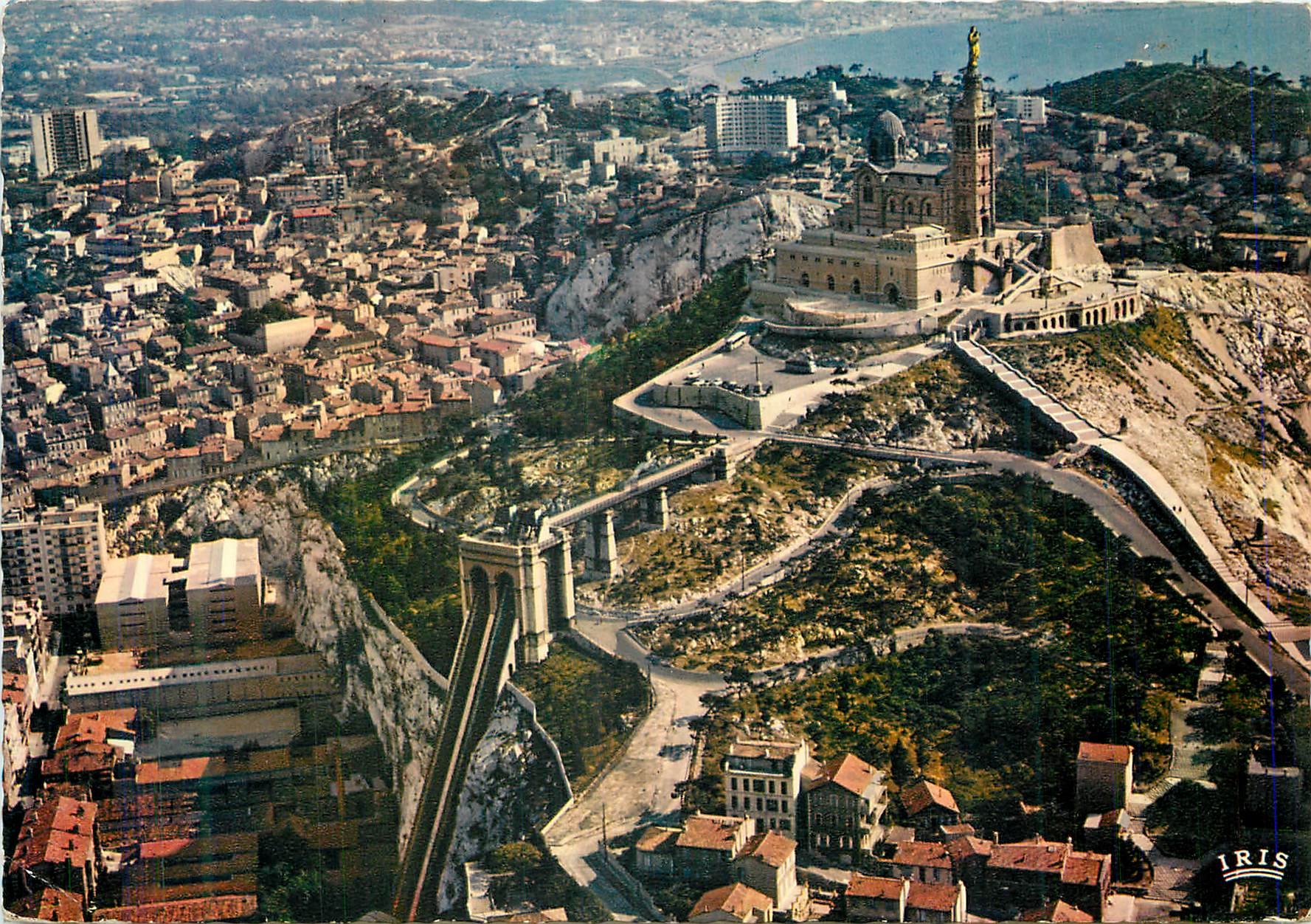 Vue aérienne de Notre-Dame-de-la-Garde — Marseille — Éditeur IRIS