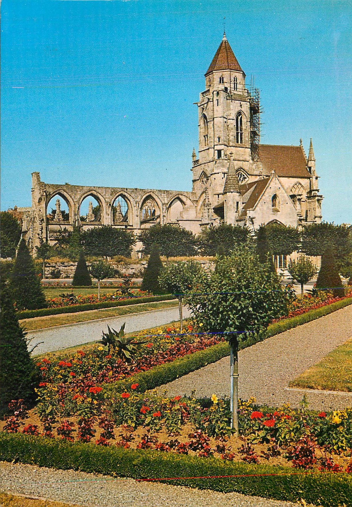 Saint-Etienne-le-Vieux — Jardins de la Place Guillouard — Éditeur Artan Roue de la Maillouste