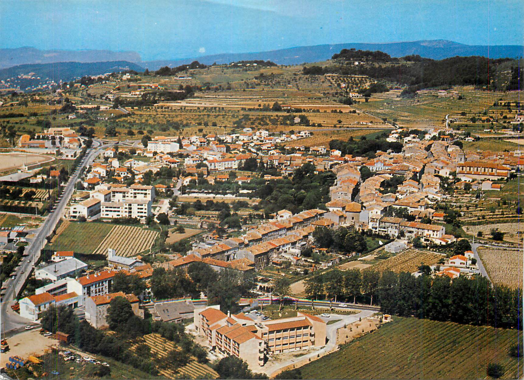 CPM Lumiere et beaute de la Cote d'Azur Le Beausset vue generale de la ville